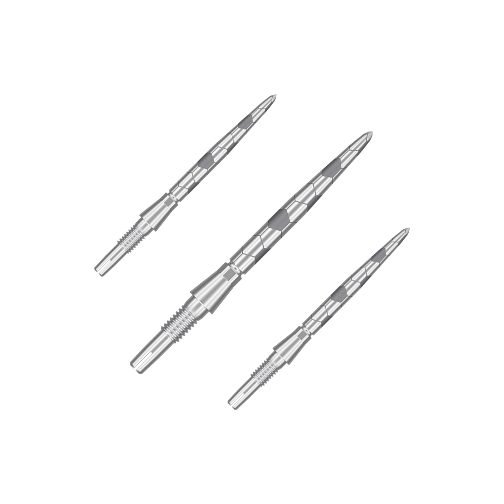 Target Swiss Storm Onyx Point Dartspitzen - Silber Auf dem Bild sind drei silberne Dartspitzen zu sehen. Sie haben ein längliches, geriffeltes Design und sind aus Metall gefertigt.