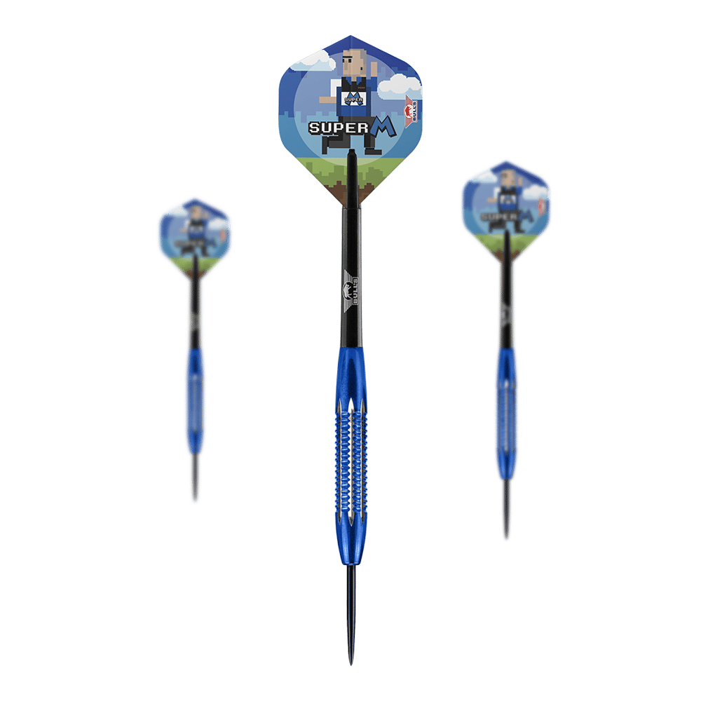 Das Bild zeigt drei Steeldarts mit blauen Griffen und schwarzen Spitzen. Auf den Flights ist eine Comicfigur mit der Aufschrift "SUPER M" abgebildet.