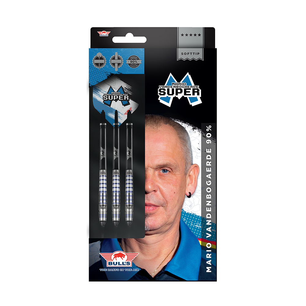 BU27718_BullsNL_Mario_Vandenbogaerde_90_Softdarts_3 Das Bild zeigt die Verpackung der "Bulls NL Mario Vandenbogaerde 90% Softdarts - 20g". Auf der Verpackung sind drei Softdarts sowie das Bild einer Person abgebildet.
