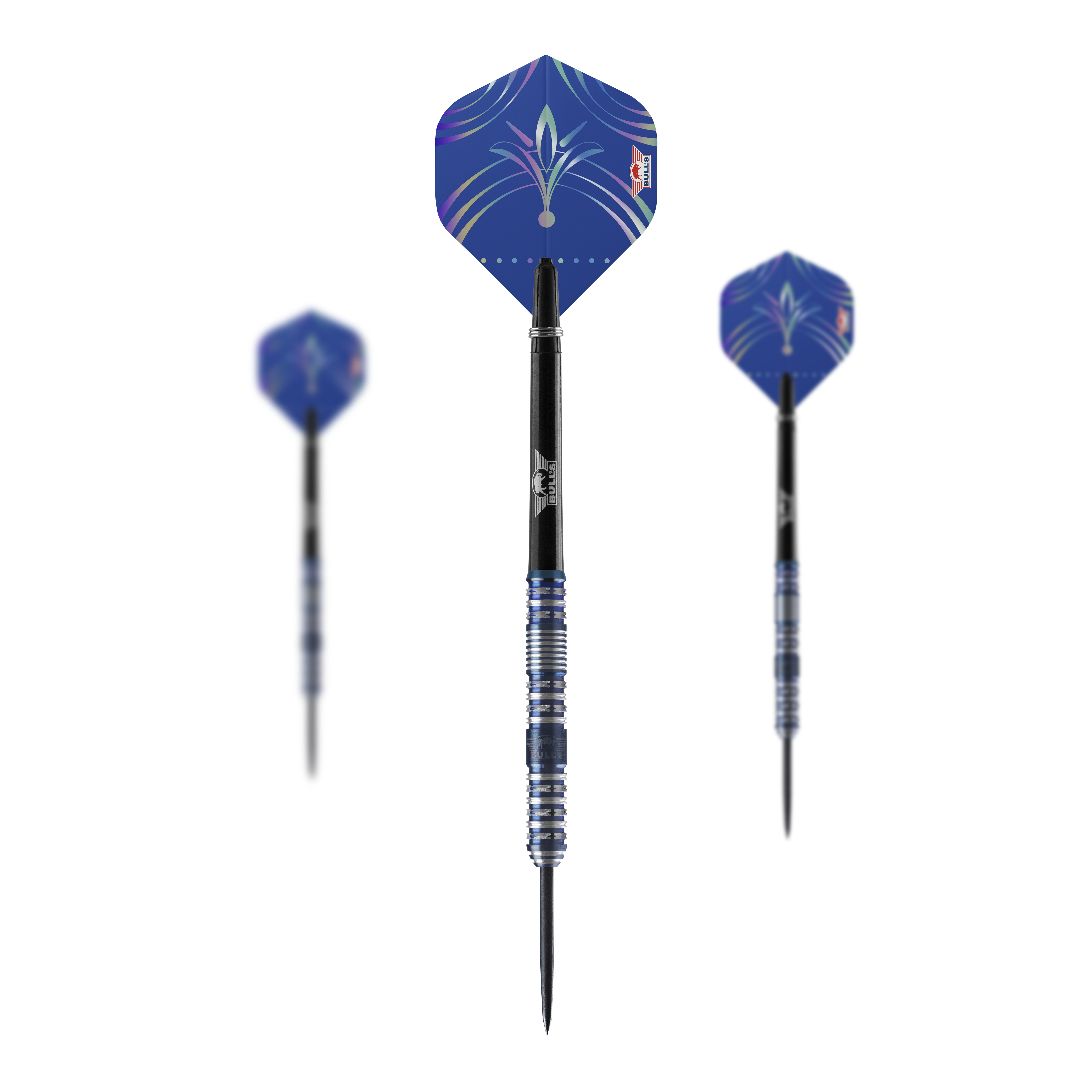 Das Bild zeigt drei Steeldarts des Produkts "Bulls NL Silvian Steeldarts". Die Flights sind blau mit einem dekorativen Muster.