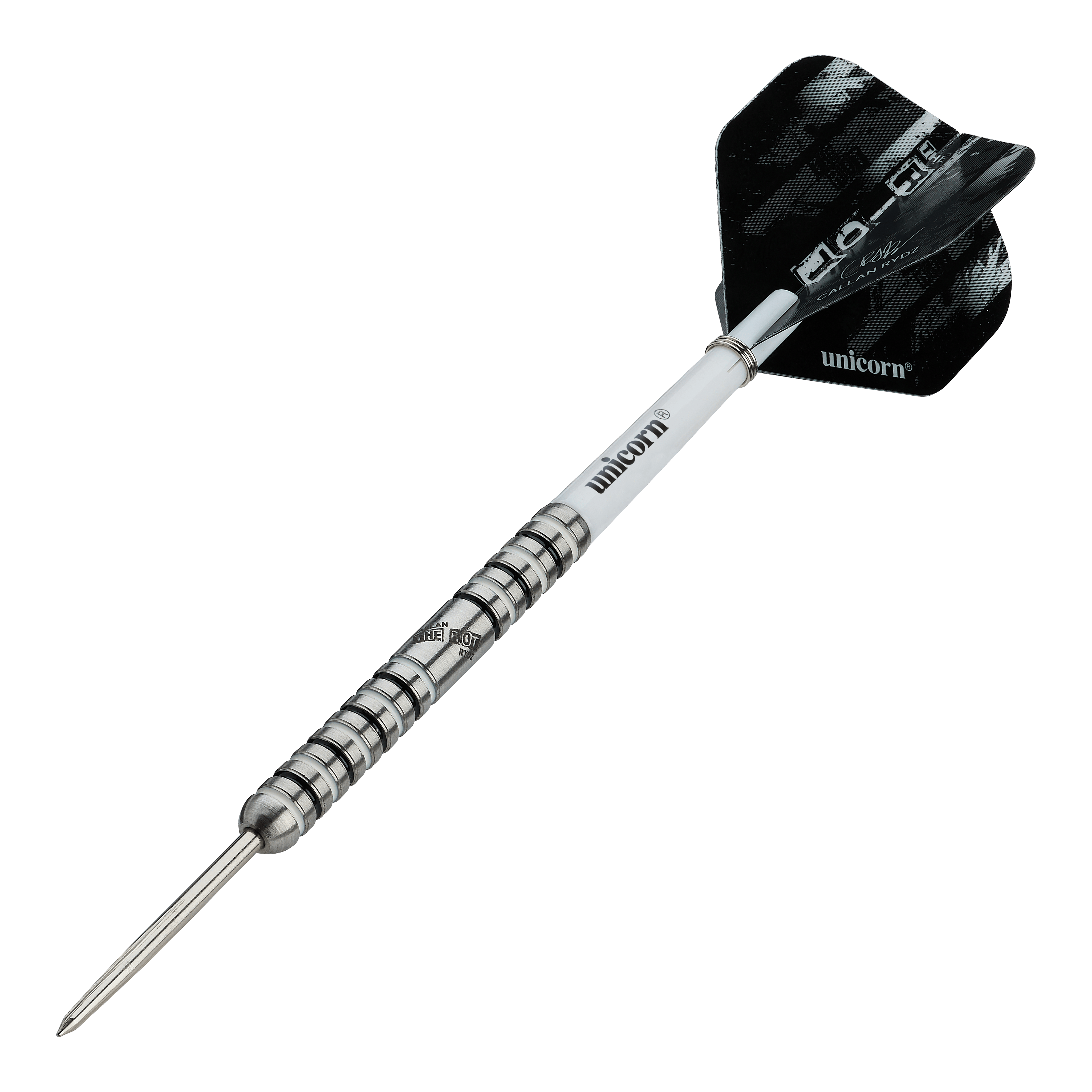 Unicorn Callan Rydz The Riot Phase 2 Steeldarts Das Bild zeigt einen Steeldartpfeil der Marke "Unicorn Callan Rydz The Riot Phase 2". Der Pfeil hat einen silbernen, geriffelten Schaft und schwarze Flights mit weißem Schriftzug.