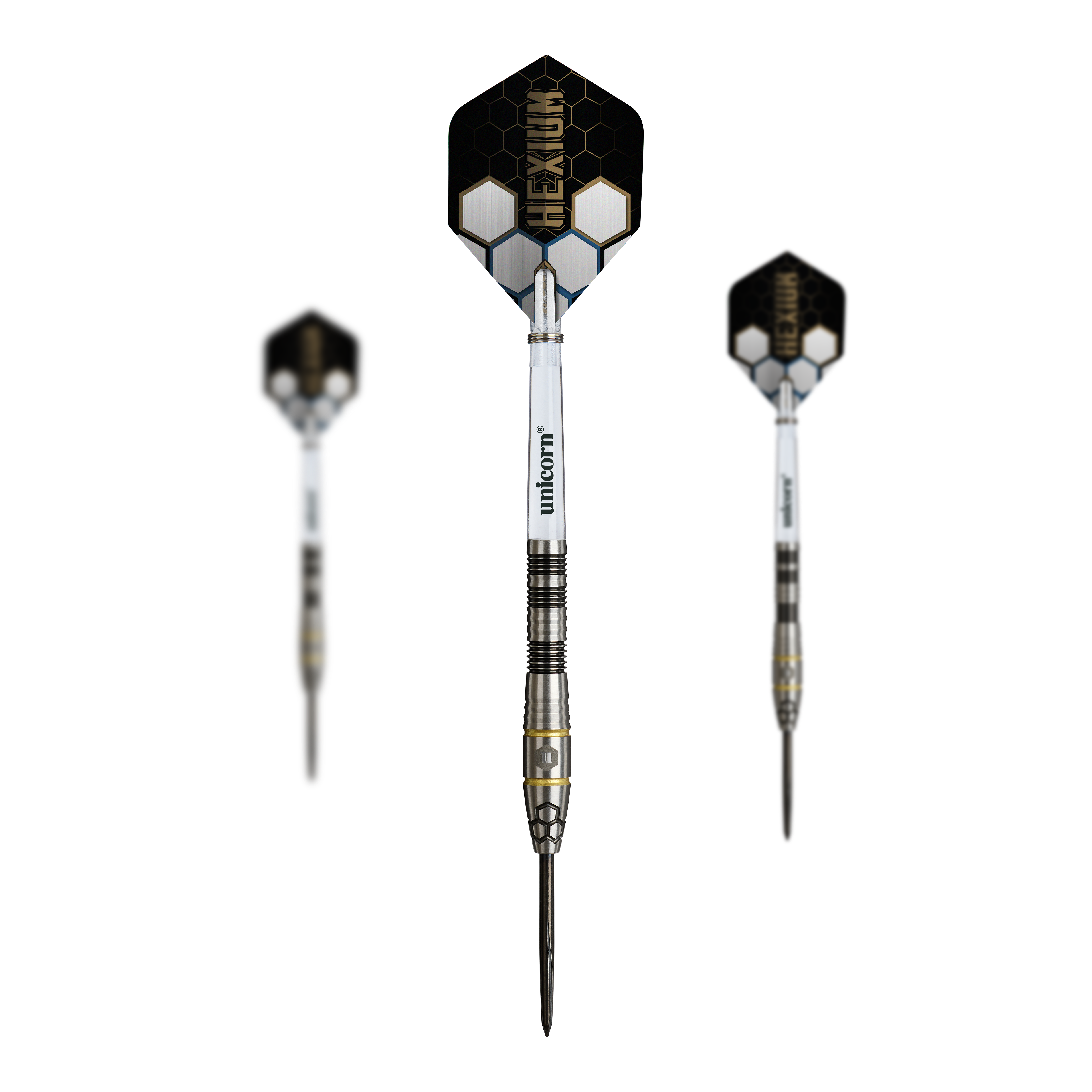 Unicorn Hexium Style 01 Black & Gold Steeldarts Das Bild präsentiert das Set der Unicorn Hexium Style 01 Black & Gold Steeldarts. Die Steeldarts sind in einer ansprechenden Schwarz-Gold-Optik dargestellt.
