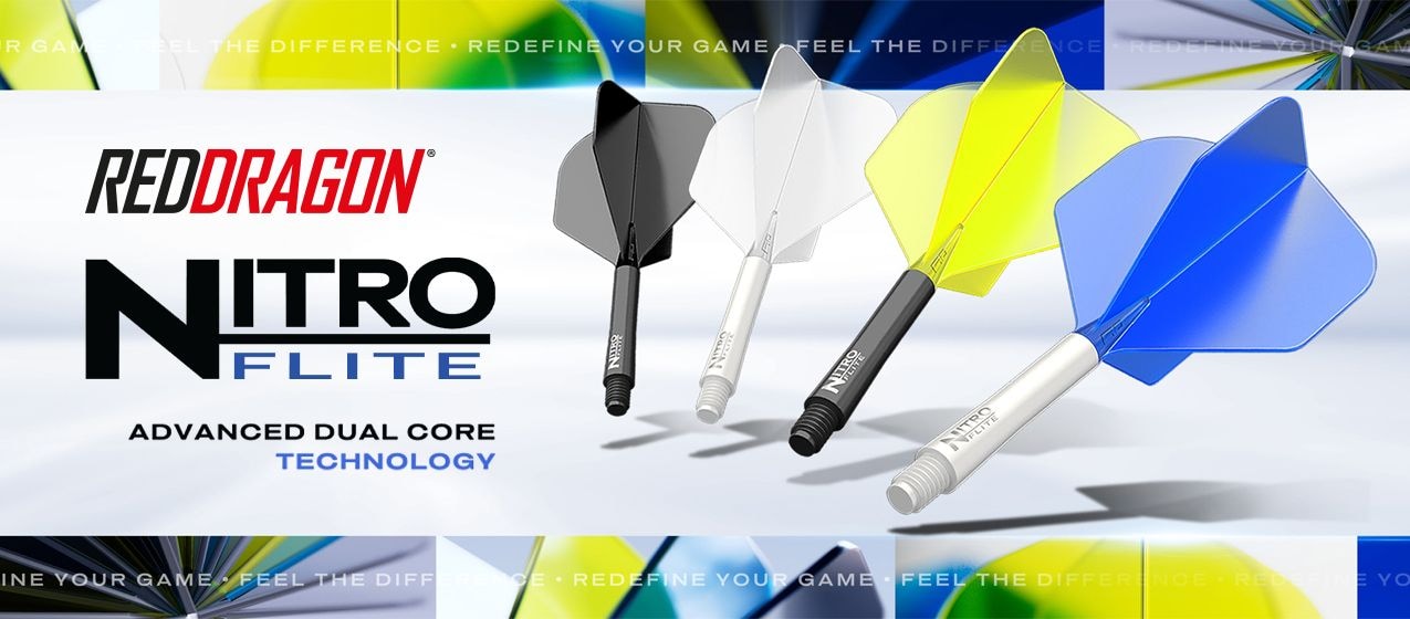 Das Bild zeigt vier Dartflights in den Farben Schwarz, Weiß, Gelb und Blau, die als „RedDragon Nitro Flite“ beworben werden. Darunter steht der Slogan „Advanced Dual Core Technology“.