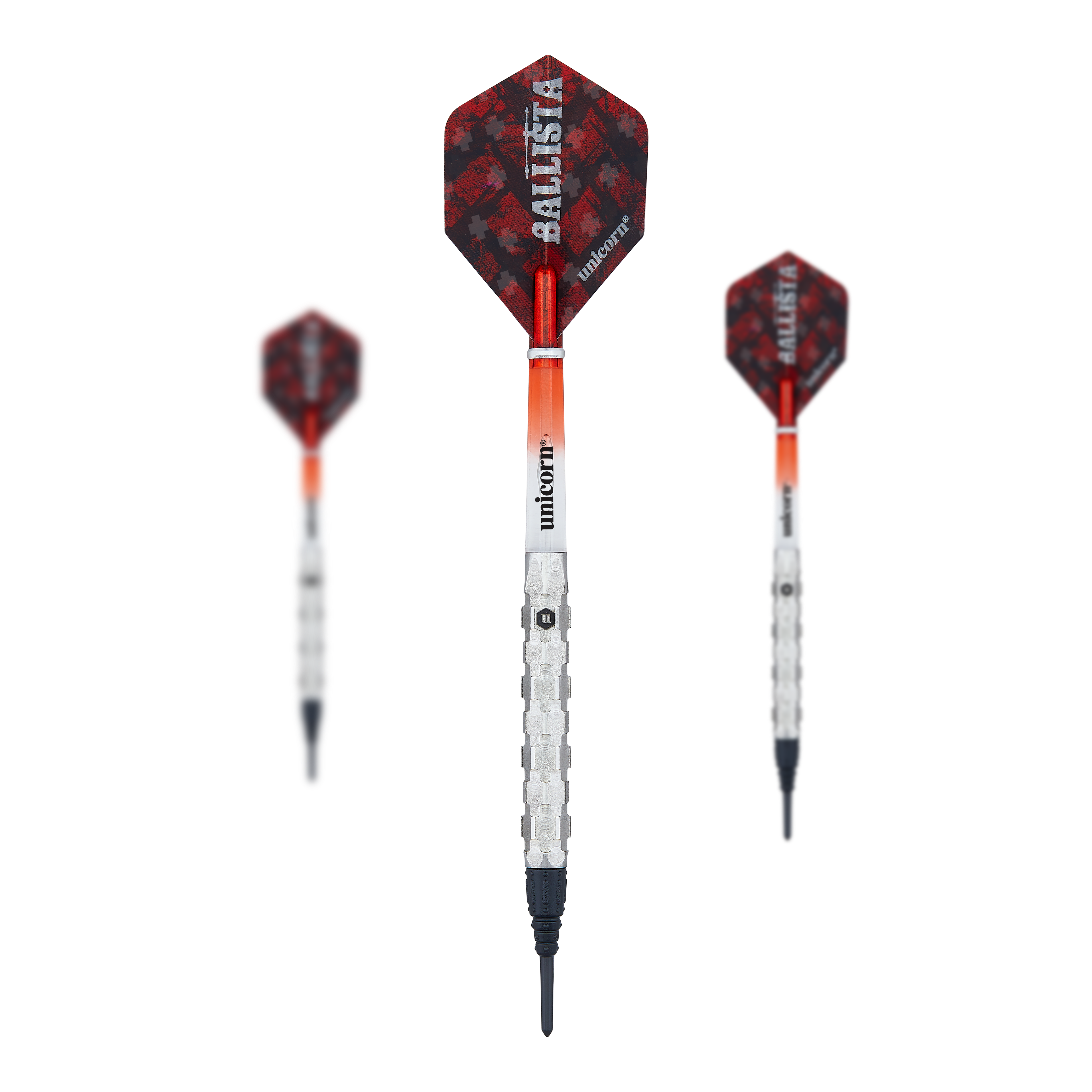 Das Bild zeigt drei Softdarts des Modells "Unicorn Ballista Style 1". Die Darts haben rote Flights mit dem Aufdruck "BALLISTA" und silberne, strukturierte Schäfte.
