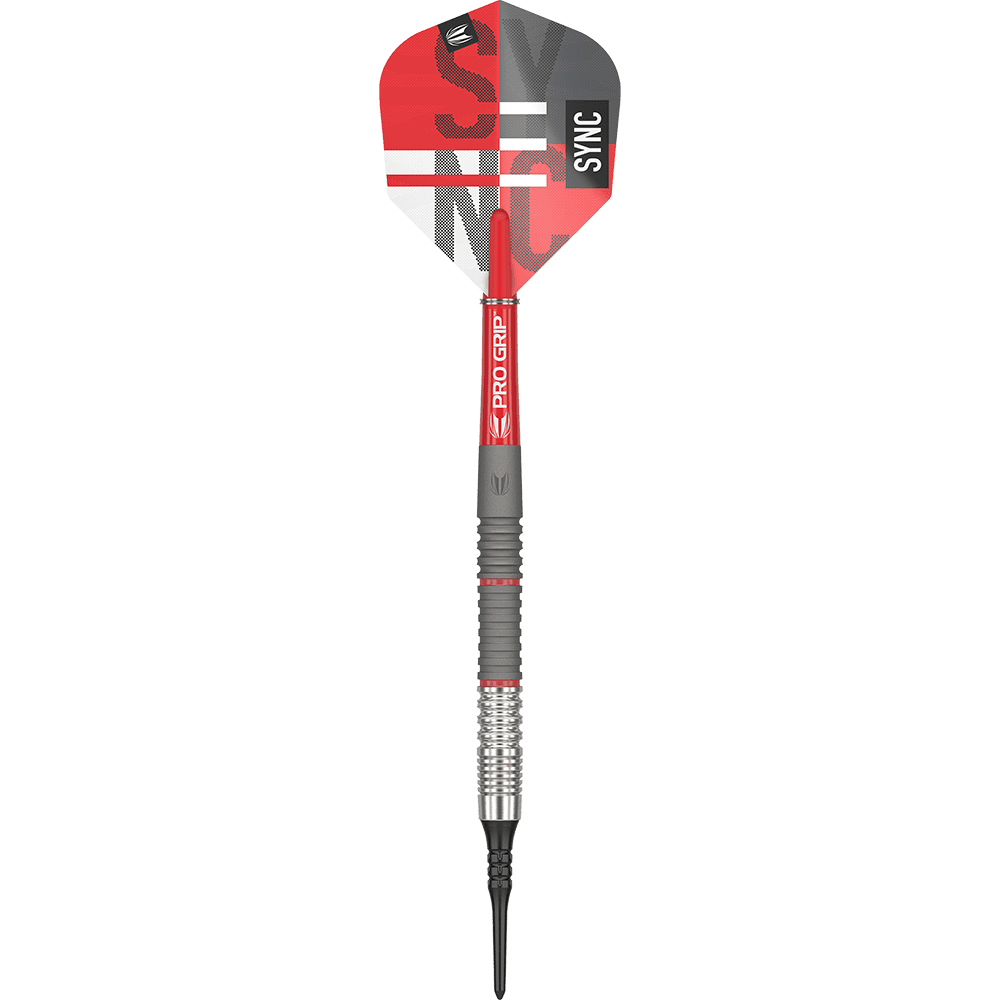 210302_Targer_Sync_11_Softdarts_1dQLfm1N8HyR4n Auf dem Bild ist ein moderner Softdartpfeil zu sehen. Der Dart hat ein auffälliges rotes und graues Flight mit der Aufschrift „SYNC“.