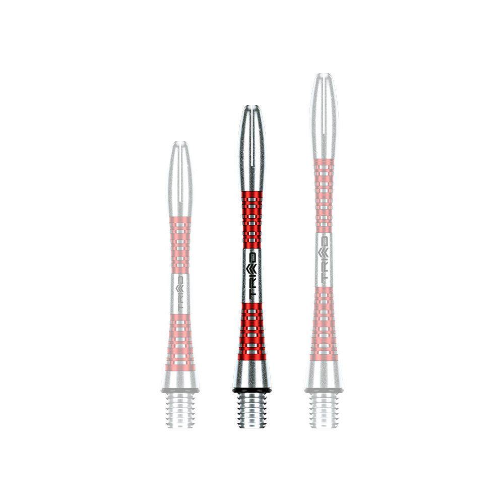 7013-402_Winmau_Triad_Aluminium_Shafts_Rot_41mm_1I3RYfW5GI1bLw Das Bild zeigt drei silberne und rote Aluminium-Dartschäfte. Sie haben ein geriffeltes Design und das Wort "TRIAD" ist auf ihnen zu sehen.