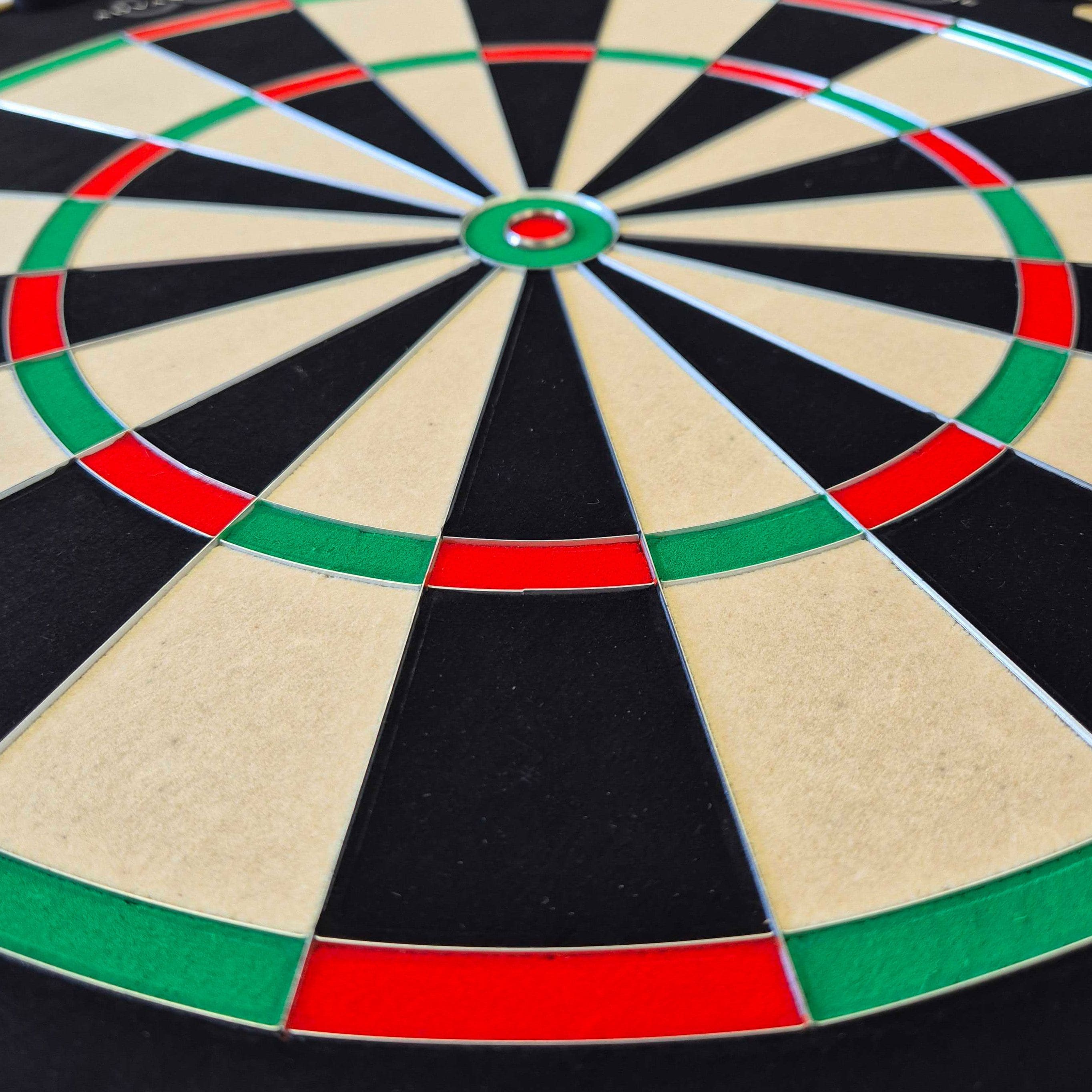Bulls NL Advantage 8 Steeldartboard Abgebildet ist das Bulls NL Advantage 8 Steeldartboard. Das Dartboard bietet professionelle Qualität für das Dartspiel.