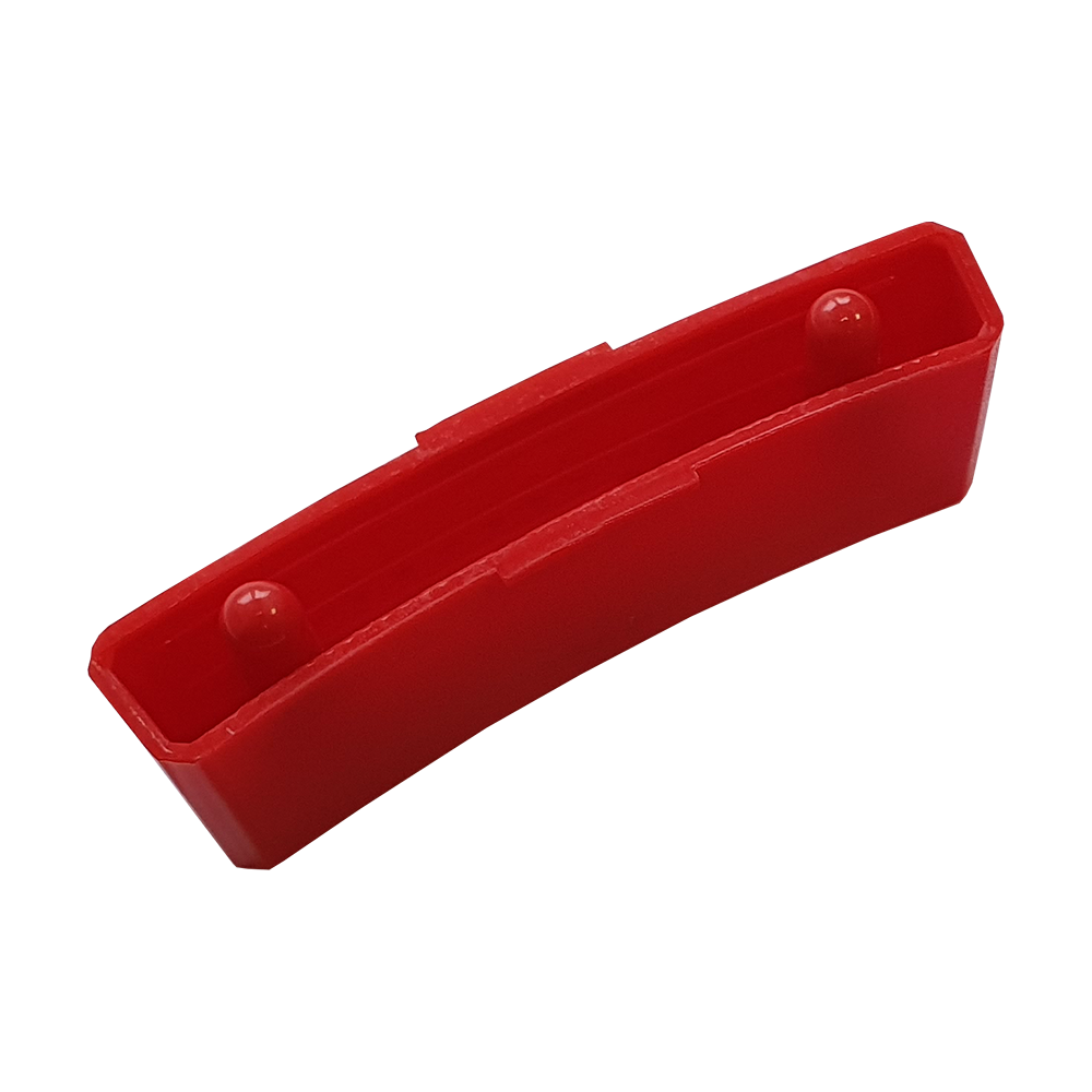 GRN0153_Granboard_132_Ersatzfelder_Double_Rot_3 Das Bild zeigt ein rotes Ersatzfeld für das Granboard 132. Es ist rechteckig mit zwei kleinen runden Erhebungen an den Enden.