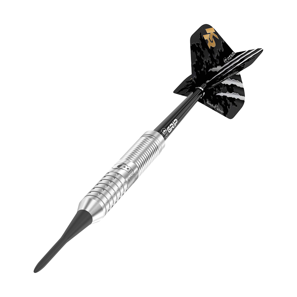 17008_Bulls_Krzysztof_Ratajski_Brass_Silver_Softdarts_4 Das Bild zeigt einen silbernen Softdart mit schwarzer Spitze und schwarzem Schaft. Das Dartflight ist schwarz mit goldenen und weißen Akzenten.