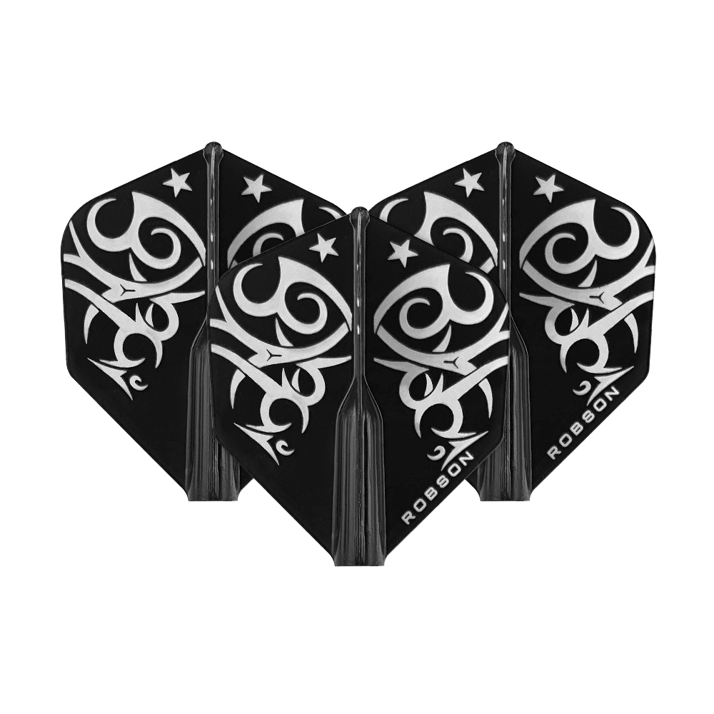Robson Plus Tribe Standard Flights Das Bild zeigt drei schwarze Dart-Flights mit einem silbernen Tribal-Muster. Auf den Flights steht das Wort "ROBSON".