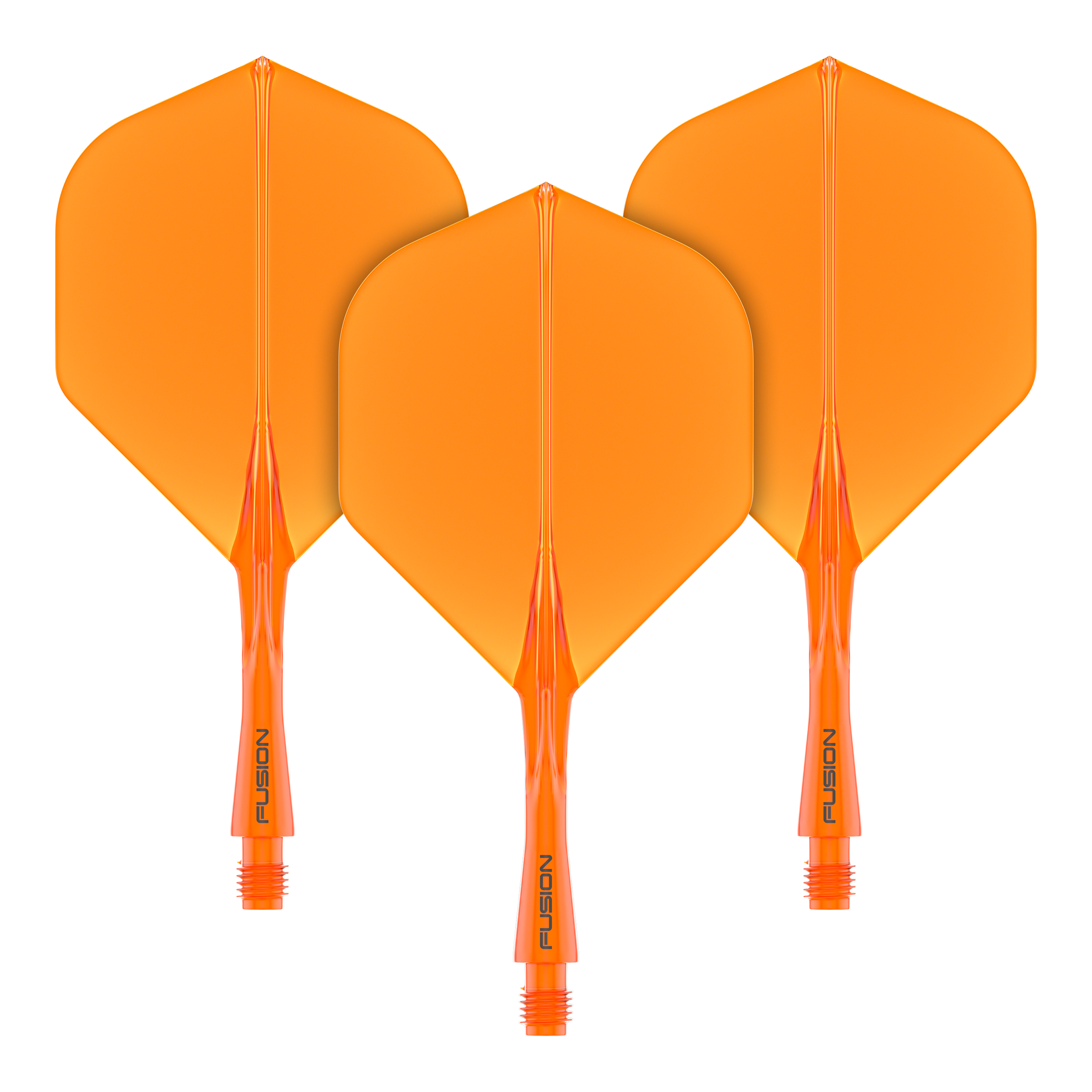 Winmau Fusion Flight Shaft System Standard Orange Auf dem Bild sind drei orangefarbene Dart-Flights mit Schäften zu sehen. Sie haben die Aufschrift "FUSION" am unteren Teil der Schäfte.