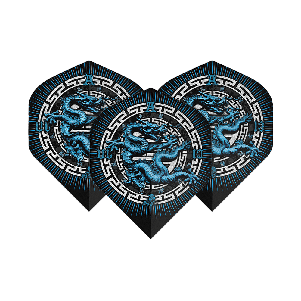 Das Bild zeigt drei Dart-Flights mit einem blauen Drachenmotiv in der Mitte. Die Flights haben ein schwarzes Design mit weißen und blauen Akzenten.