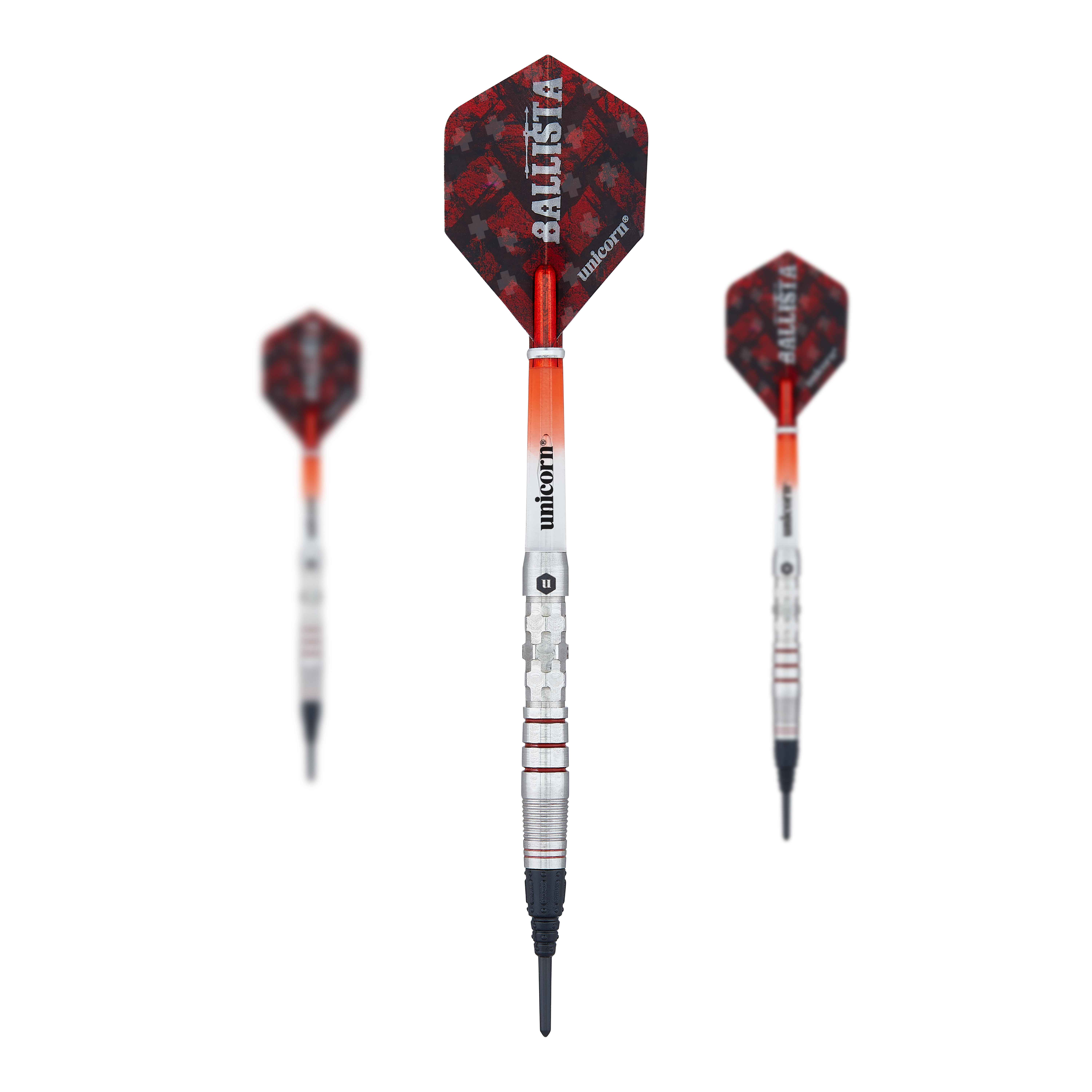 Das Bild zeigt drei Softdarts des Produkts „Unicorn Ballista Style 3“. Die Darts haben rote Flights mit Muster und silberne Schäfte.