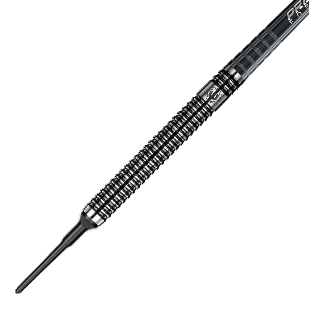 2061-20-Winmau-Blackout-Tungsten-Softdarts-2 Das Bild zeigt einen Winmau Blackout Tungsten Softdart. Der Dart ist aus schwarzem Metall gefertigt und hat eine geriffelte Oberfläche für besseren Halt.