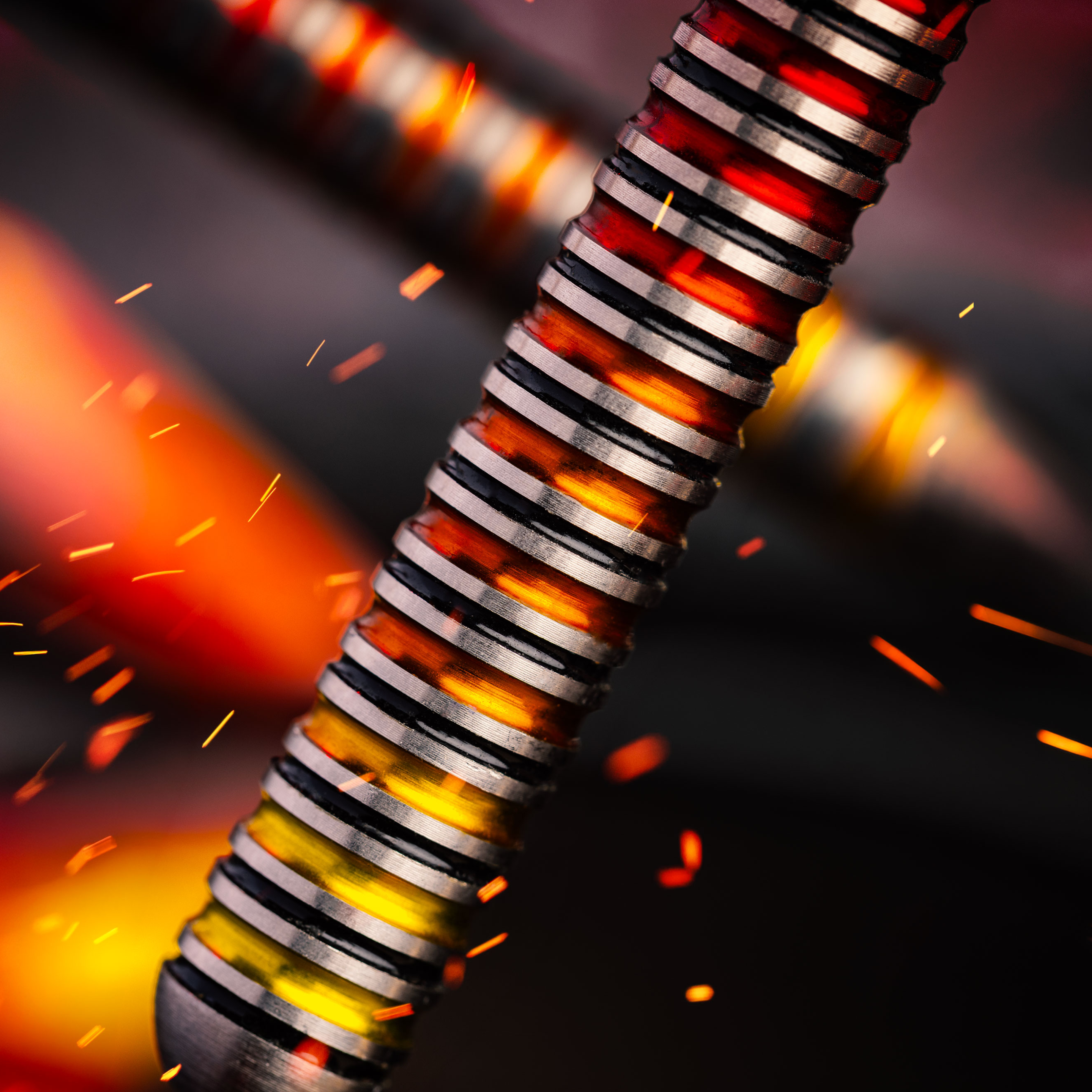 Red Dragon Furnace Steeldarts Dieses Bild zeigt die Red Dragon Furnace Steeldarts erneut. Das charakteristische Muster und die Form der Pfeile sind deutlich sichtbar.
