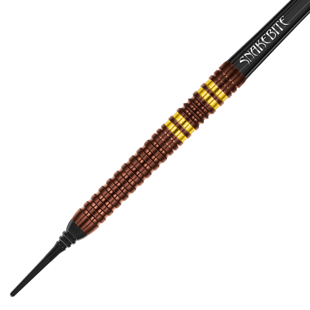 RD2570_Red_Dragon_Peter_Wright_Copper_Fusion_Softdarts_2 Das Bild zeigt einen Red Dragon Peter Wright Copper Fusion Softdart mit einem Gewicht von 20g. Der Dartpfeil hat eine kupferfarbene Riffelung und goldene Akzentringe sowie die Aufschrift "Snakebite" am Schaft.