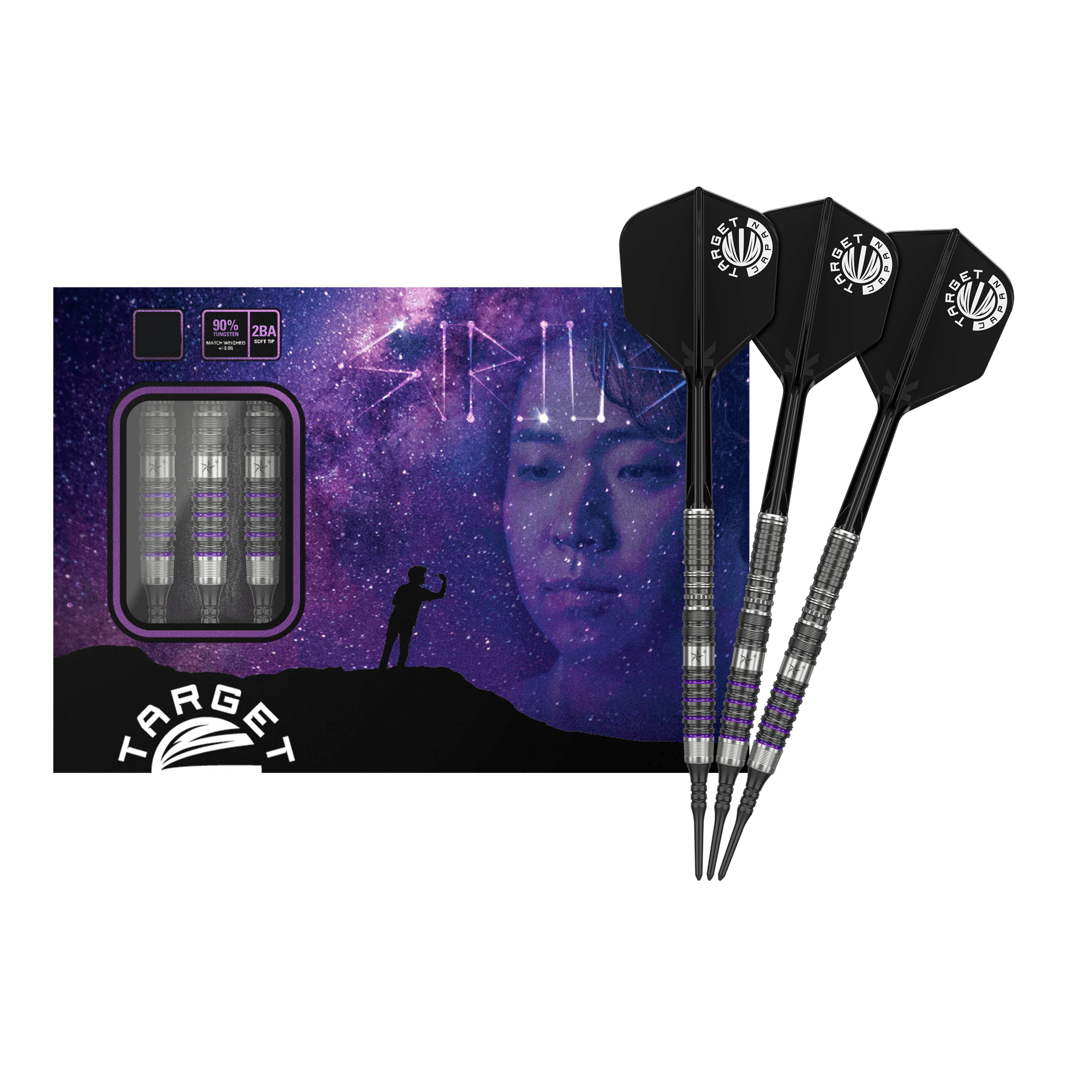 Target Japan Prime Series Yuta Hayashi Sirius GEN3 MAX Softdarts - 21,5g Das Bild zeigt die "Target Japan Prime Series Yuta Hayashi Sirius GEN3 MAX Softdarts - 21,5g" vor einer Verpackung mit einem Weltraum-Motiv. Drei Darts sind neben der Box zu sehen, die schwarze Flights und ein silber-lila Design haben.