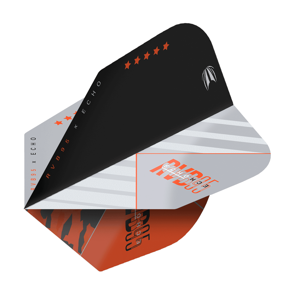 Dies ist ein Dartflight des Modells "Target Pro Ultra RvB95 X Echo No6". Das Design ist schwarz, silber und orange mit markanten Grafiken und Schriftzügen.