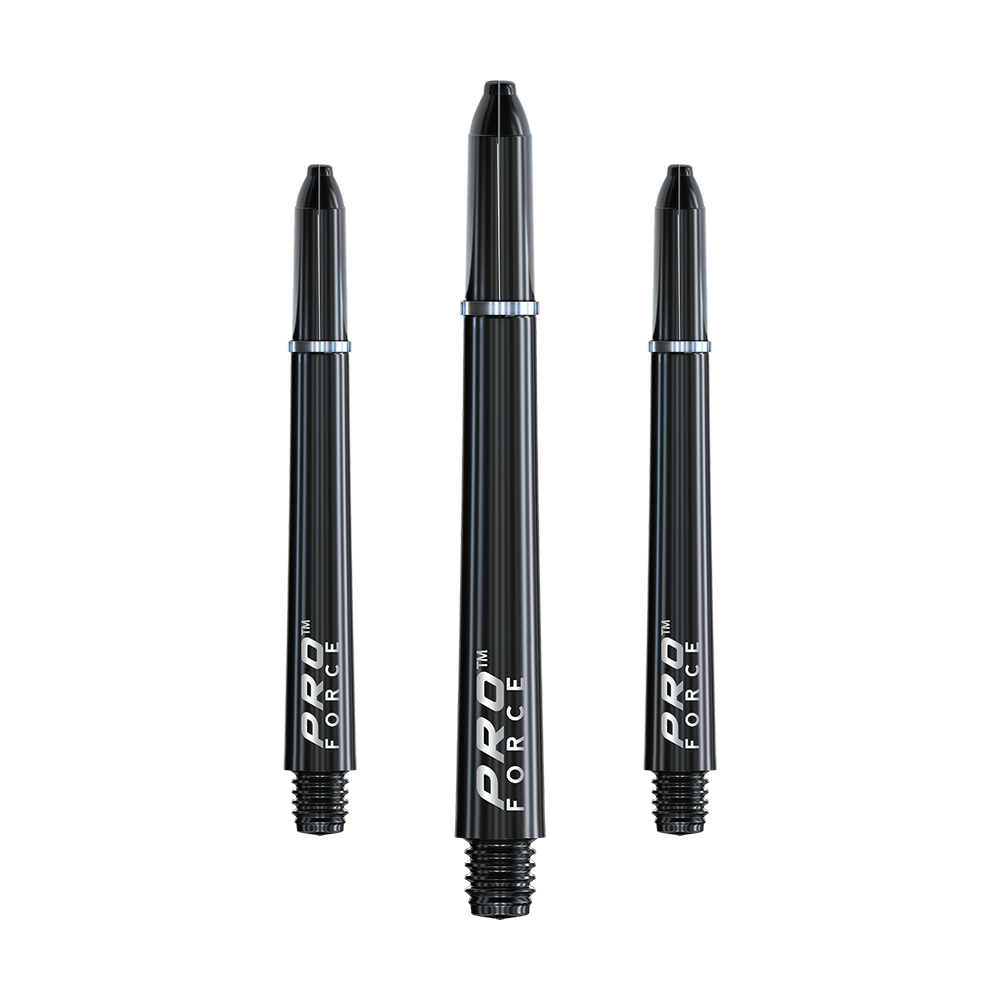 7011_201_Winmau_Pro-Force_Shafts_Schwarz_46mm_1 Das Bild zeigt drei schwarze Winmau Pro-Force Shafts für Darts. Sie sind vertikal ausgerichtet und tragen den Schriftzug "PRO FORCE".