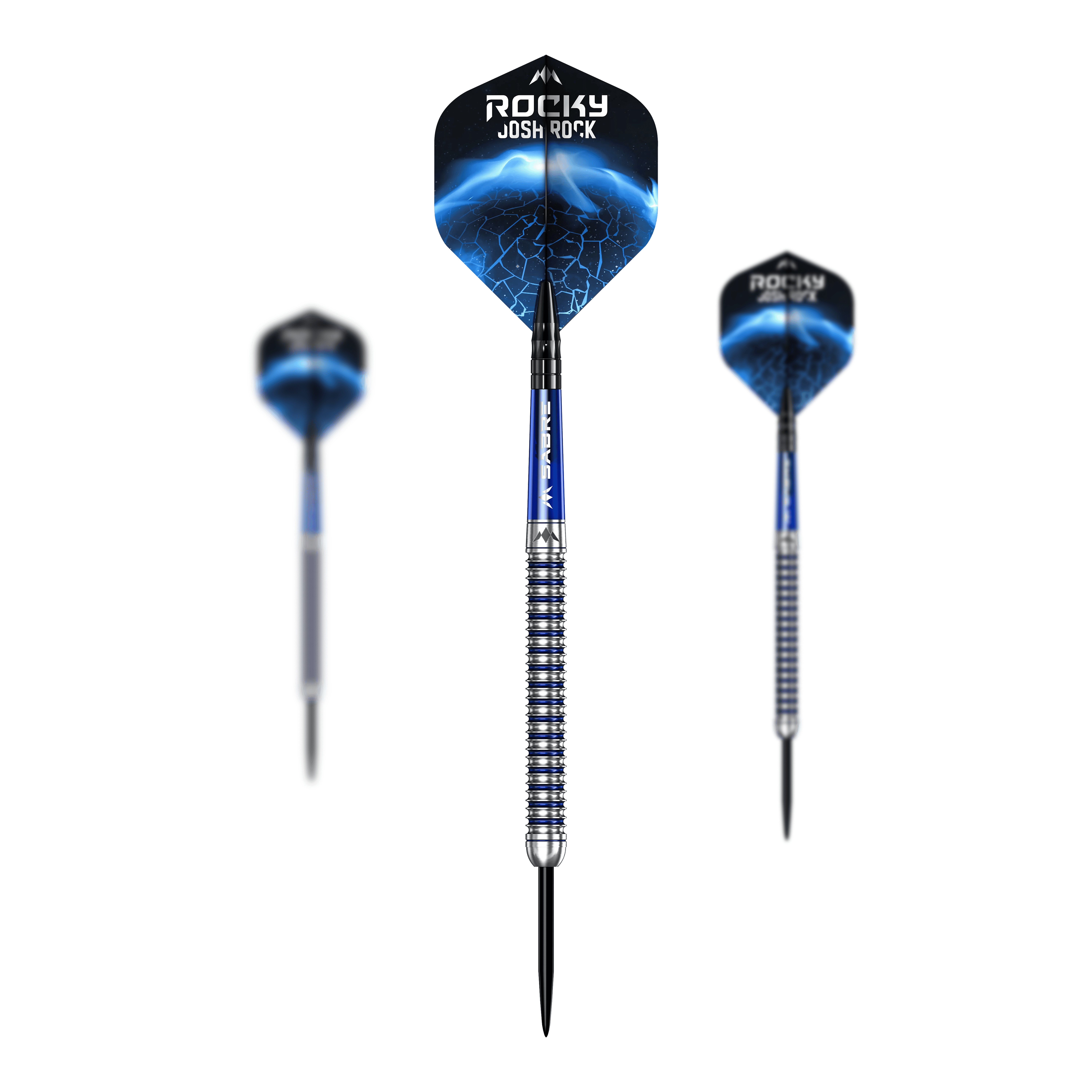 Auf dem Bild sind drei Steeldarts des Modells "Mission Josh Rock V2 Silver Blue PVD" mit einem Gewicht von 24g zu sehen. Die Darts haben silber-blaue Metallgriffe und Flights mit blauer, rissiger Musterung und dem Schriftzug "ROCKY JOSH ROCK".