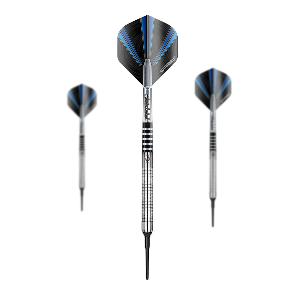 Winmau Sabotage Softdarts Das Bild zeigt drei Winmau Sabotage Softdarts mit silbernen Schäften und schwarzen Flights mit blauen Akzenten. Die Darts sind modern gestaltet und sehen hochwertig aus.