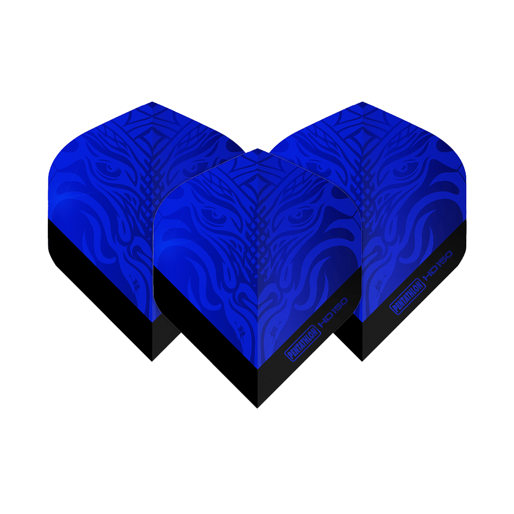 Pentathlon HD150 Metallic Blau Standard Flights Das Bild zeigt drei blaue Dart-Flights mit einem metallischen Muster und der Aufschrift "Pentathlon HD150". Die Flights haben eine standardmäßige, robuste Form und glänzen in einem auffälligen Blau.