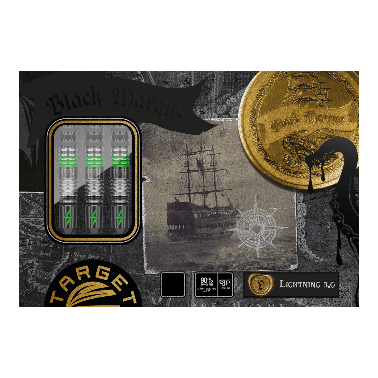 Target Japan Black Marque Lightning 3 SP Steeldarts Das Bild zeigt die Verpackung der "Target Japan Black Marque Lightning 3 SP Steeldarts". Auf der Verpackung sind drei Dartpfeile, ein altes Segelschiff und goldene Münzen abgebildet.