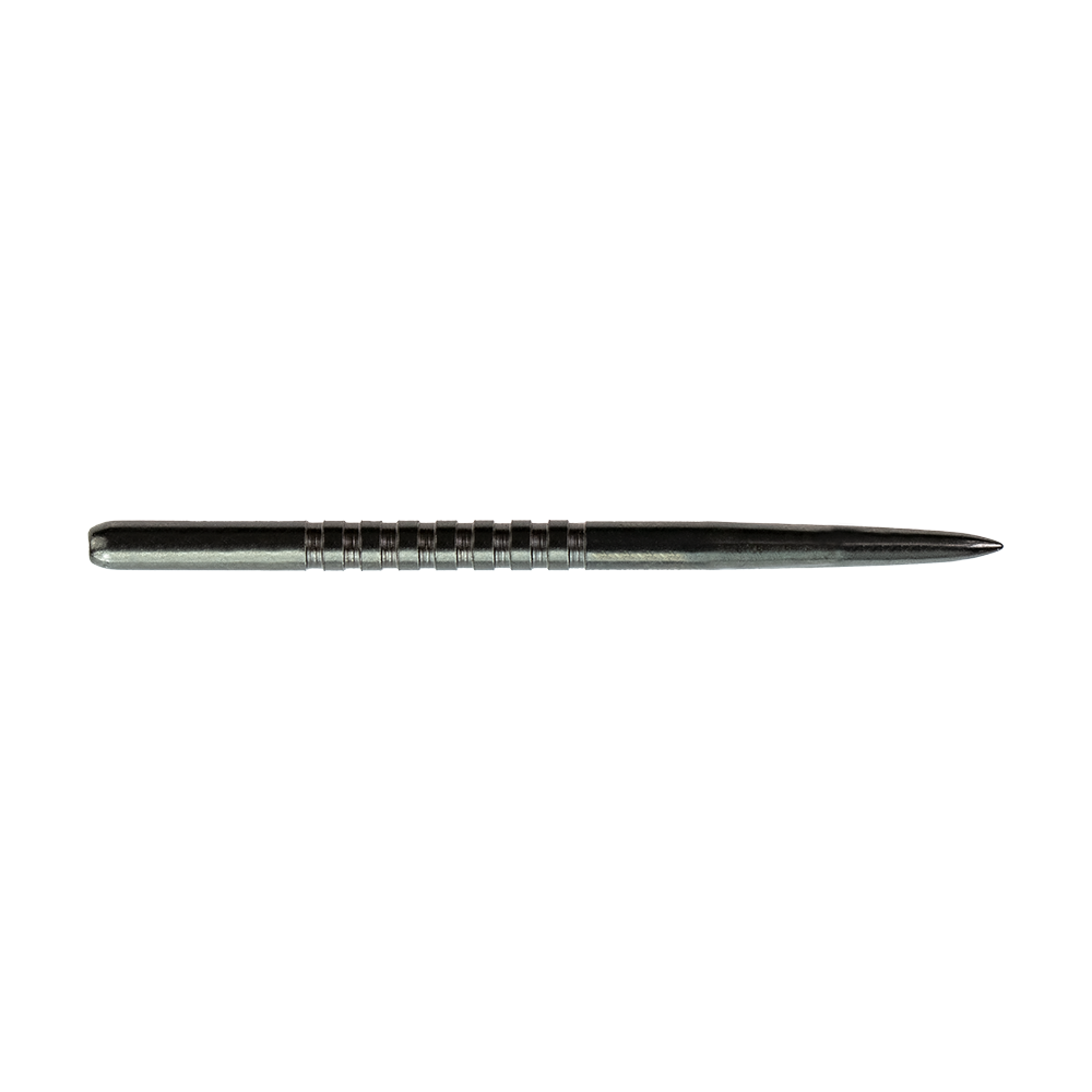 Das Bild zeigt eine schwarze Steeldartspitze des Produkts "Bulls GP3". Die Spitze ist aus Metall und hat mehrere feine Rillen im mittleren Bereich.
