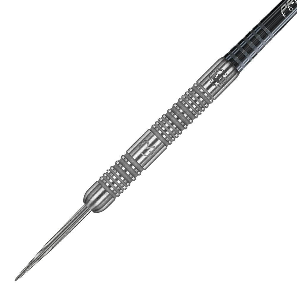 1443_Winmau_Michael_Van_Gerwen_MvG_Authentic_Steeldarts_24NnzFF9Z4x6hh Das Bild zeigt einen stilvollen Steeldart mit silberner Spitze und präzisen Griffmulden. Auf dem Dart ist das Logo von Michael Van Gerwen eingraviert.