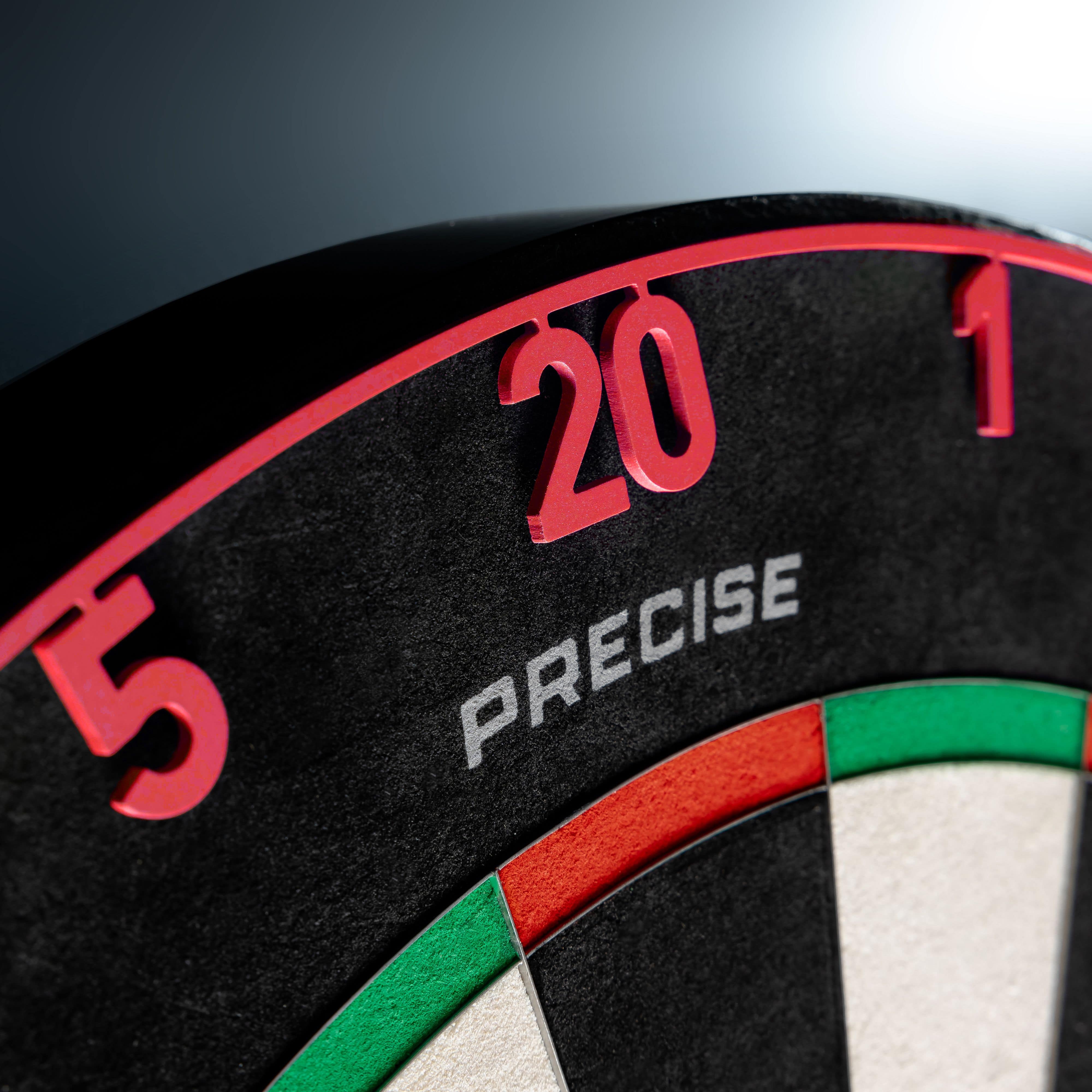 Precise 180 Endorphine Steeldartboard mit Nummernring - Inferno Red Abgebildet ist das Precise 180 Endorphine Steeldartboard mit Nummernring in Inferno Red. Es handelt sich um ein hochwertiges Dartboard für präzises Spiel.