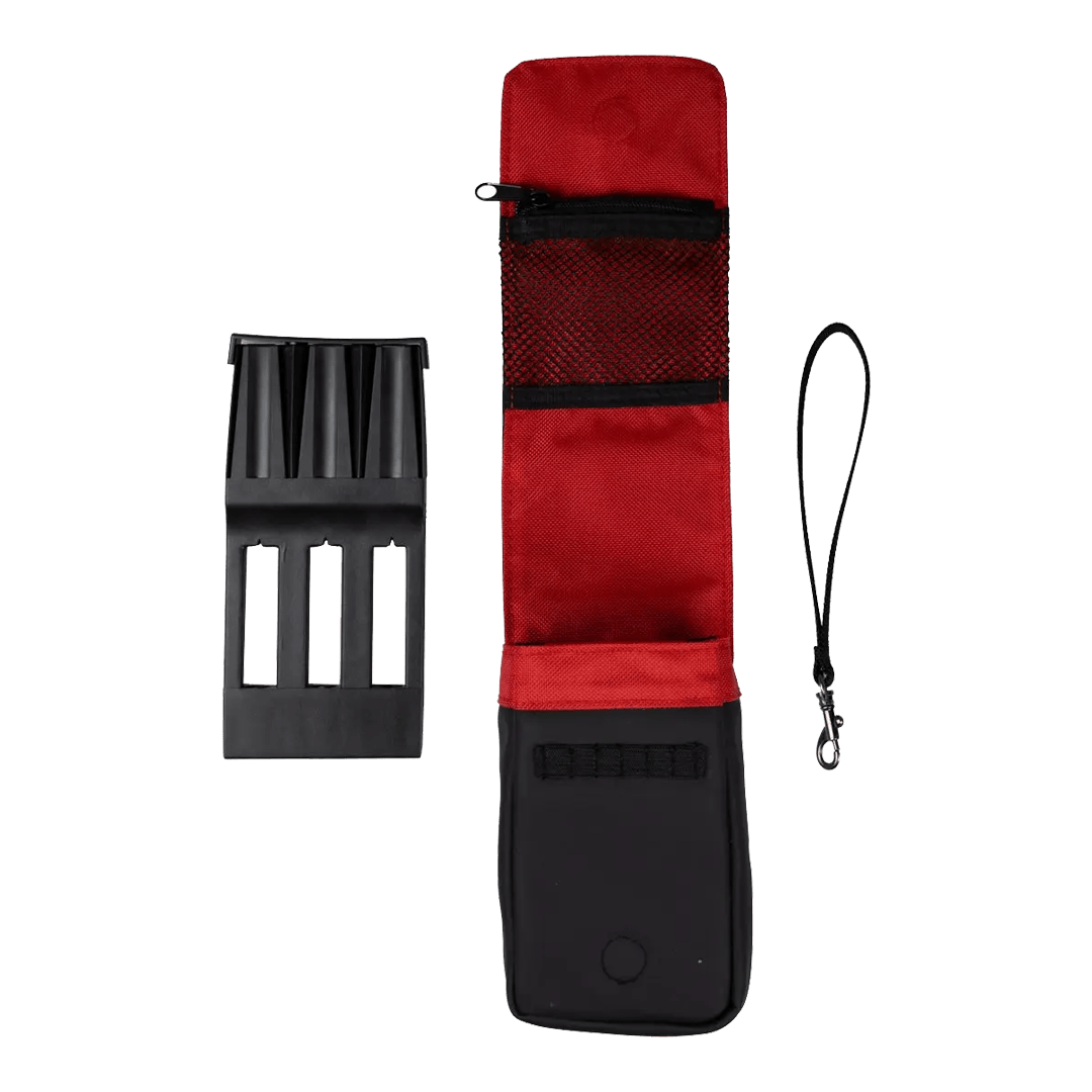 Abgebildet ist das Bulls NL Spacecase Softcase in den Farben Schwarz und Rot. Das Etui bietet Platz für Dartzubehör und Pfeile.