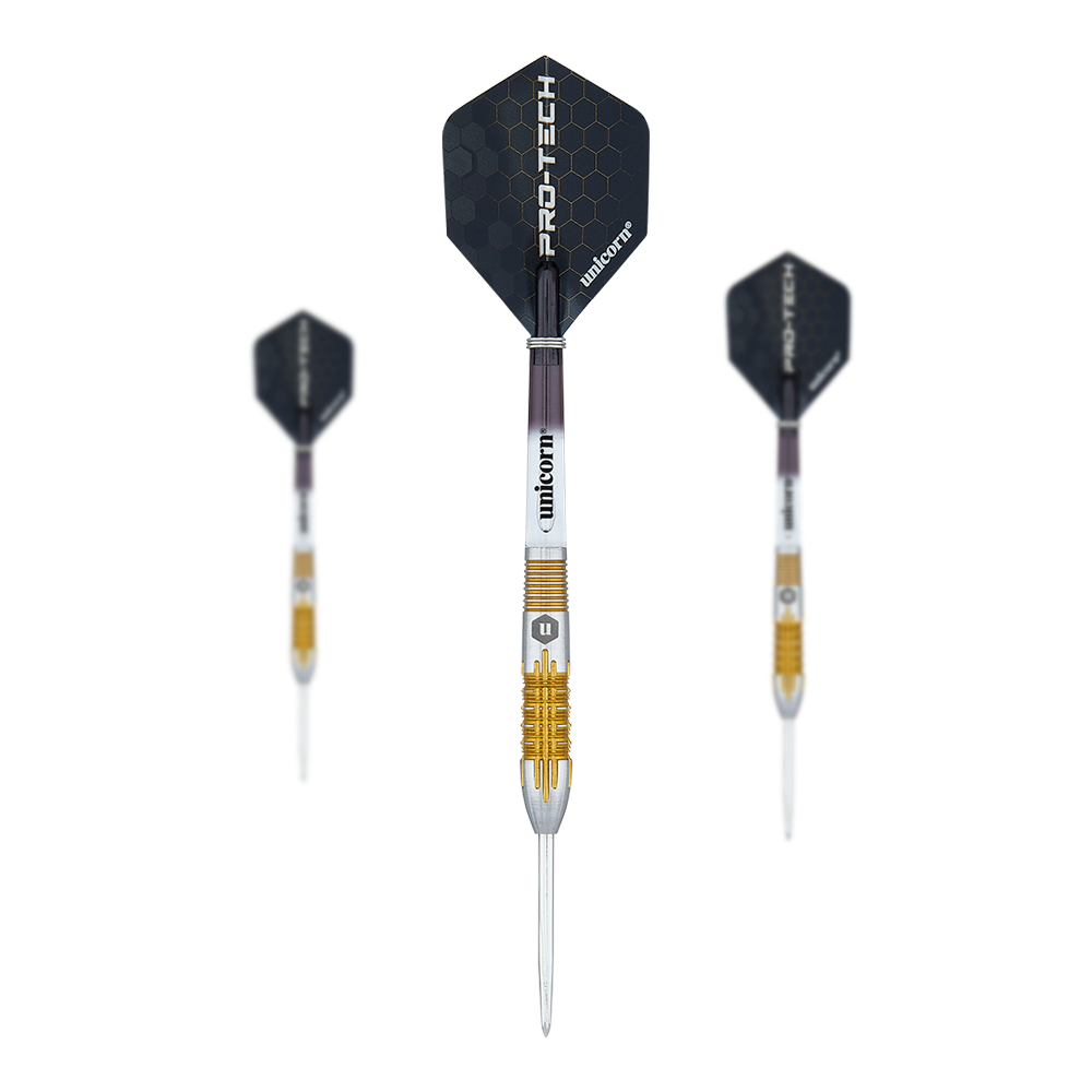 Das Bild zeigt drei Steeldarts mit schwarzer Flights und silber-goldenem Schaft. Auf den Flights steht "PRO-TECH" und "unicorn" geschrieben.