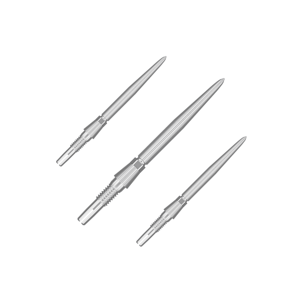 Das Bild zeigt drei silberne Dartspitzen unterschiedlichen Größen nebeneinander. Sie sind aus Metall gefertigt und haben ein feines Rillenmuster.