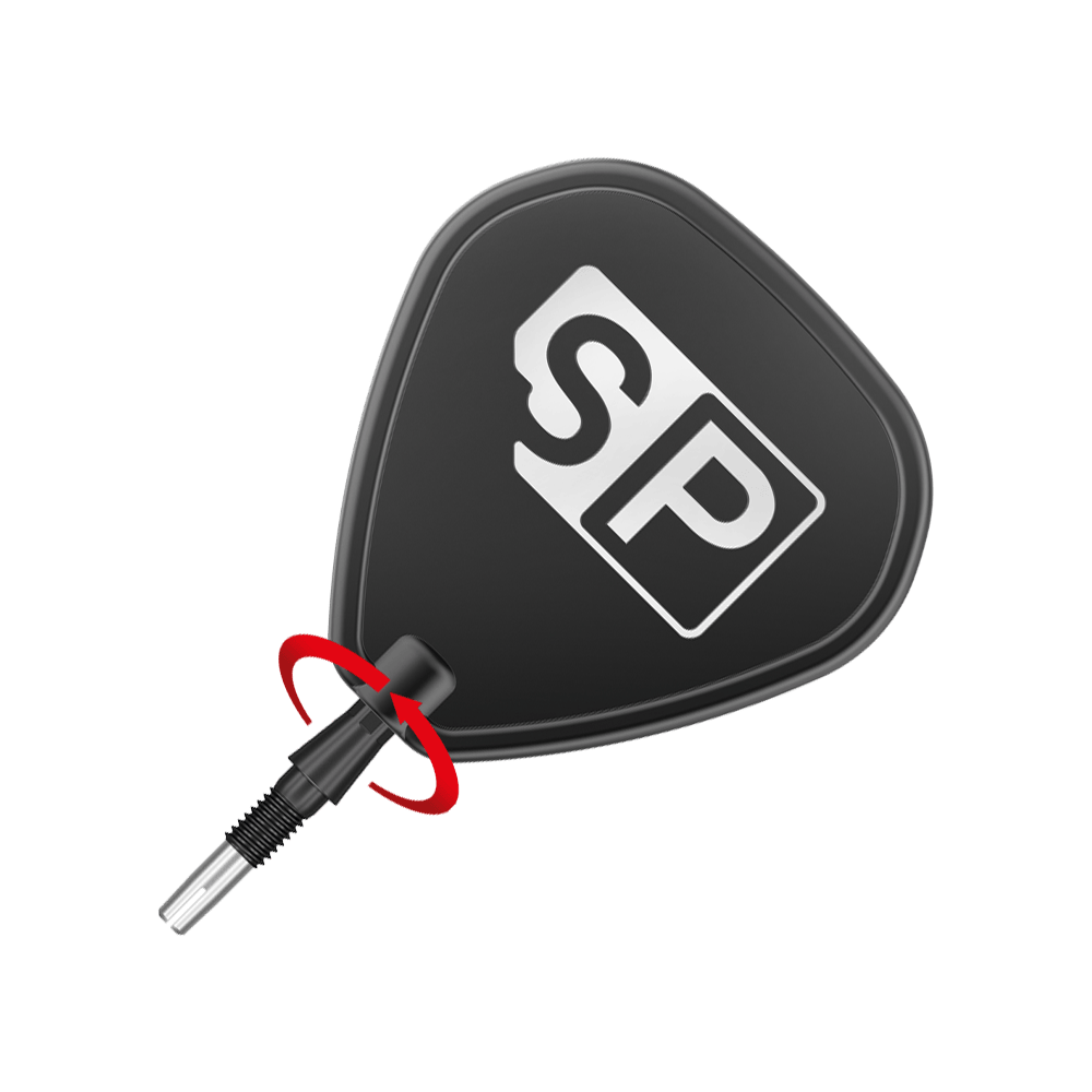 Target Swiss Storm Quartz Dartspitzen - Schwarz Das Bild zeigt die Spitze eines Dartpfeils mit einem schwarzen Flight, auf dem die Buchstaben "SP" zu sehen sind. Zwei rote Pfeile heben den Verbindungsbereich zwischen Schaft und Flight hervor.
