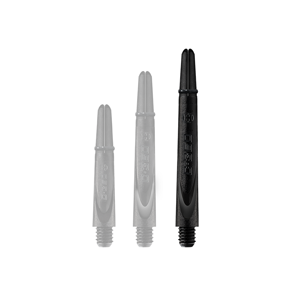 HR460_Harrows_Carbon_360_Shafts_Schwarz_49mm_1WiuwUzx0u2WRF Das Bild zeigt drei schwarze Dartschäfte aus Carbon in verschiedenen Längen. Sie stehen nebeneinander auf weißem Hintergrund.
