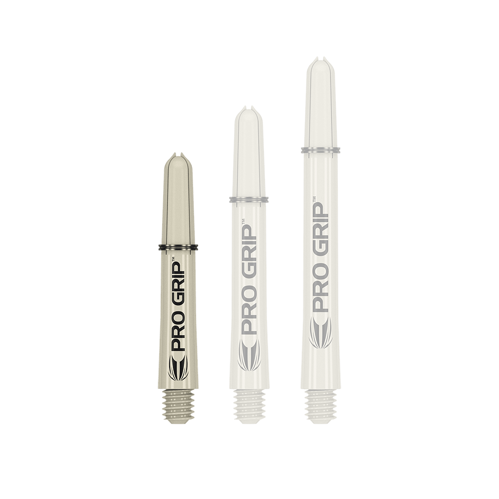 380150_Target_Pro_Grip_Shafts_Sand_34mm_1 Das Bild zeigt drei beige Dartschäfte in unterschiedlichen Längen. Auf jedem Schaft steht deutlich "PRO GRIP" geschrieben.