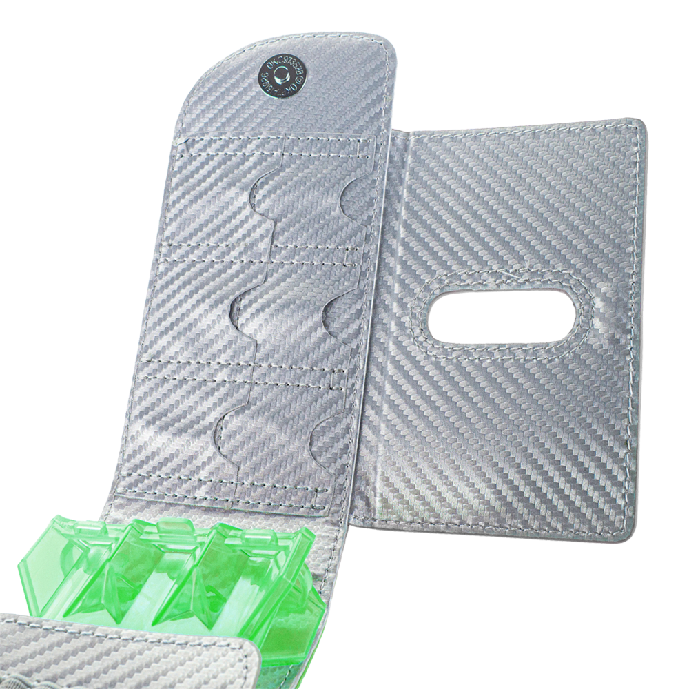 66346_Bulls_SECC_Dartcase_Green_2 Das Produkt Bulls SECC Dartcase ist abgebildet. Es handelt sich um eine Tasche zur Aufbewahrung von Darts.