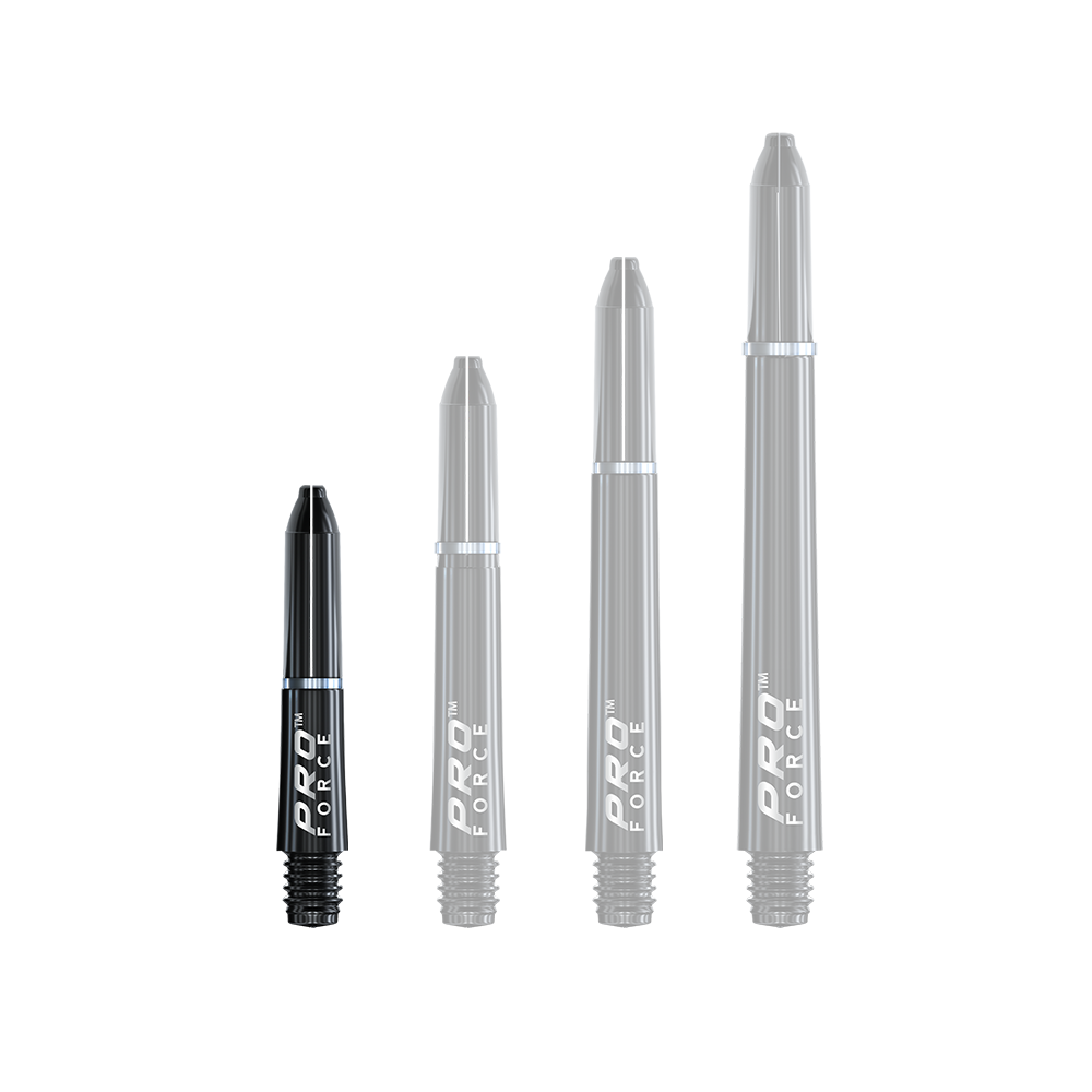 Das Bild zeigt vier schwarze Winmau Pro-Force Shafts in verschiedenen Längen. Sie sind für den Einsatz bei Darts geeignet und tragen weiße Schriftzüge.