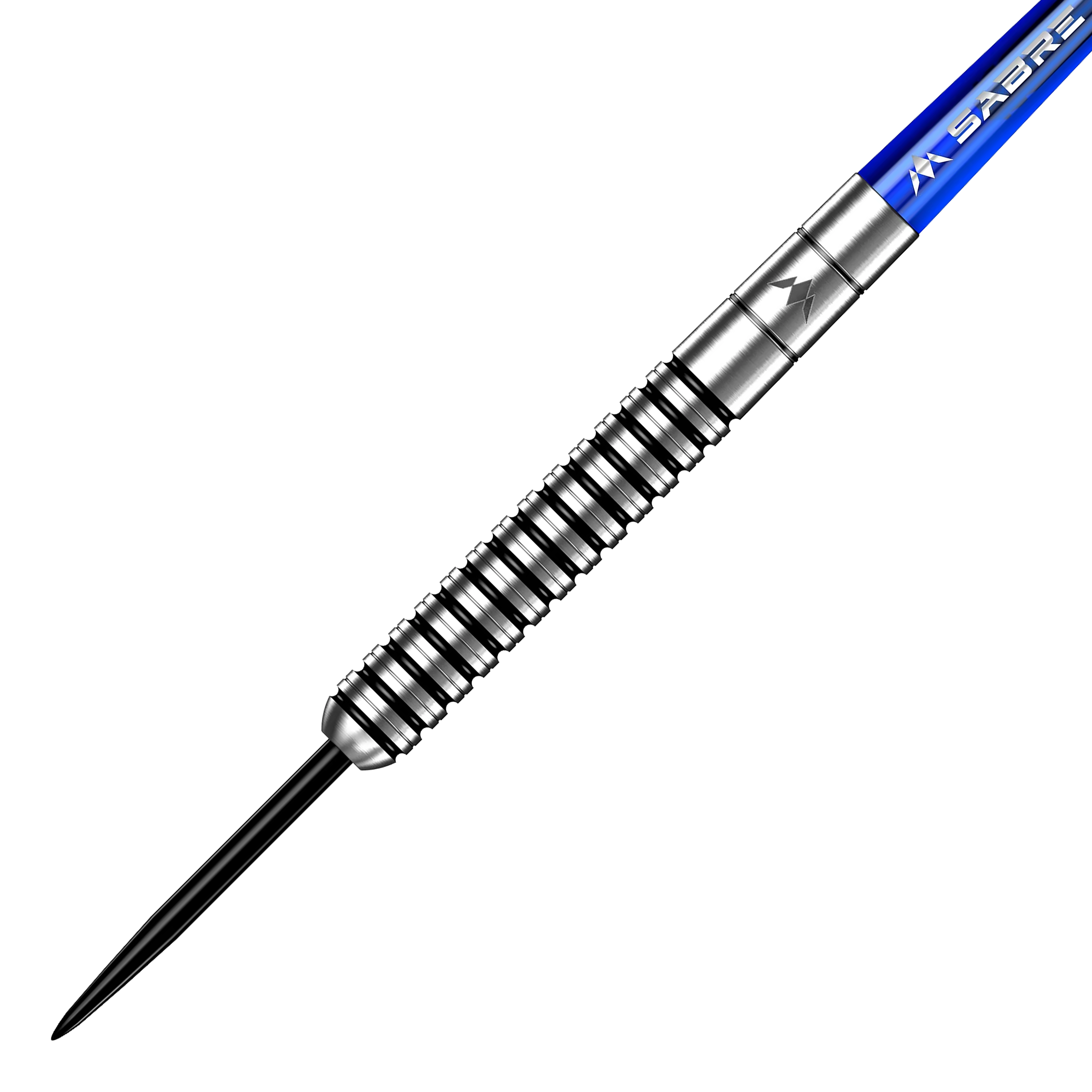 Mission Lee Evans Black Electro Steeldarts Das Bild zeigt einen Mission Lee Evans Black Electro Steeldart mit einem schwarzen, geriffelten Barrel und einer spitzen Stahlspitze. Der Schaft ist blau und mit der Aufschrift "SABRE" versehen.