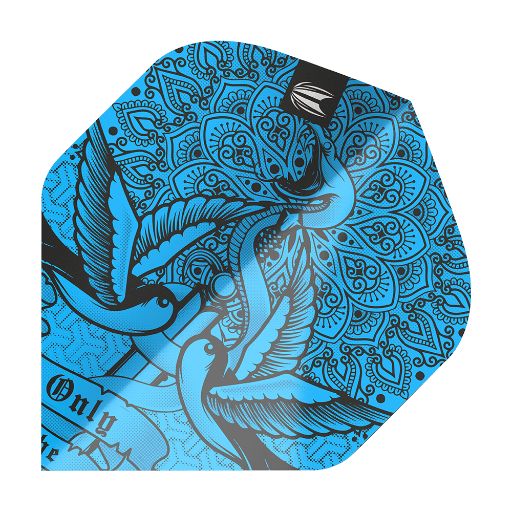 Das Bild zeigt ein Target ProUltra Ink Blue No2 Standard Flight. Das Design ist blau und schwarz mit Mustern und fliegenden Vögeln.