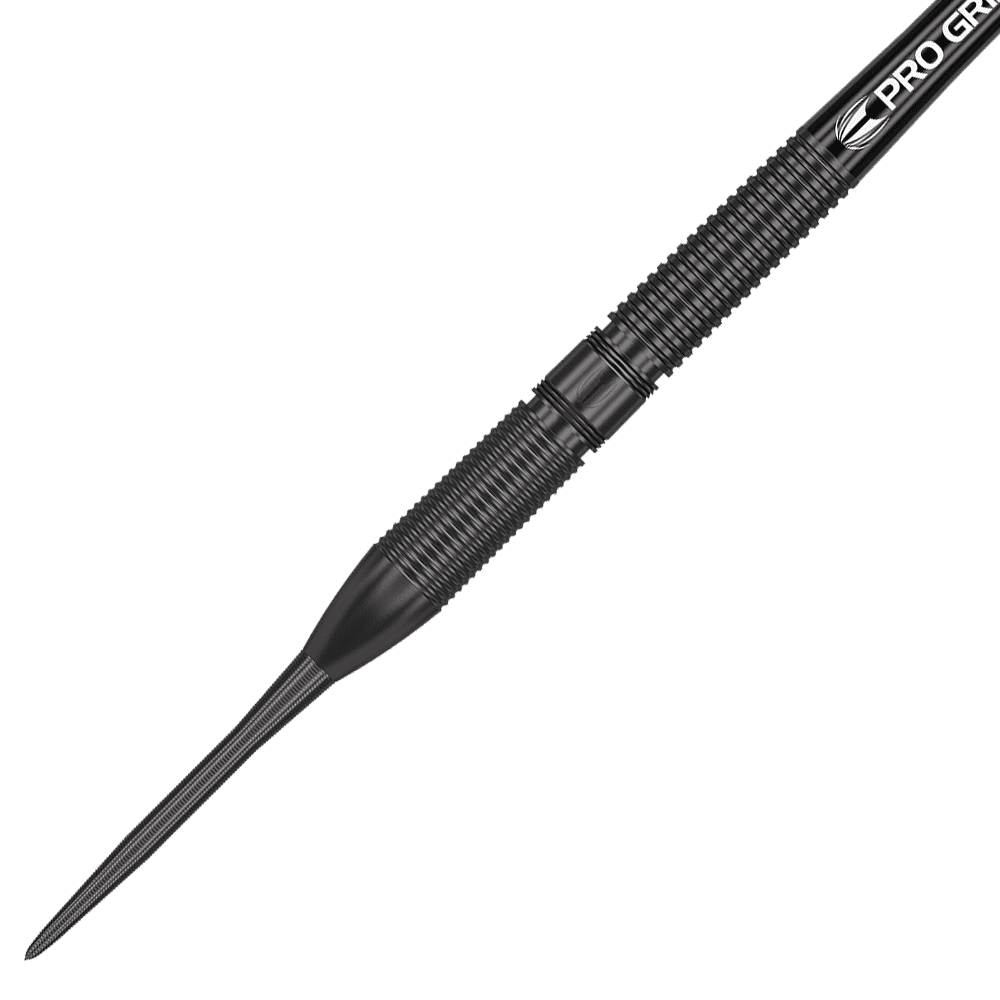 190227_Target_Gabriel_Clemens_Black_Edition_Steeldarts_2 Das Bild zeigt einen schwarzen Steeldartpfeil aus der Target Gabriel Clemens Black Edition. Der Dart hat ein geriffeltes Griffstück für besseren Halt.