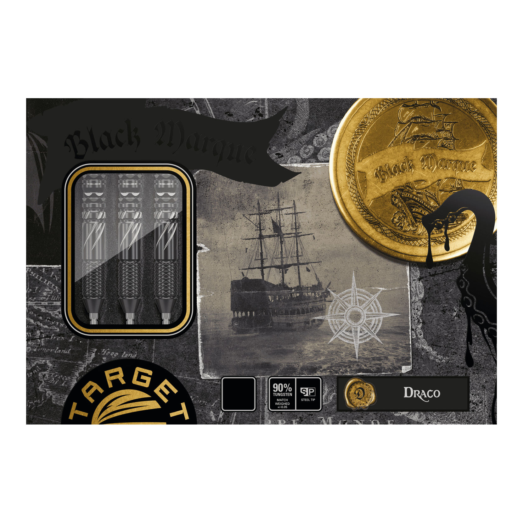 Auf dem Bild ist die Verpackung der Target Japan Black Marque Draco Swiss Point Steeldarts zu sehen. Sie zeigt drei Steeldarts, ein altes Segelschiff und ein großes goldfarbenes Siegel.