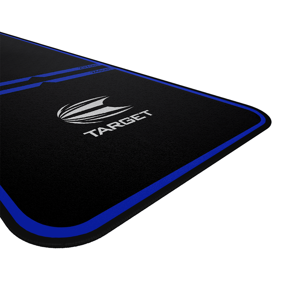 Diese Abbildung zeigt die Target World Champions Dartmatte. Die Matte ist schwarz mit blauen Linien und trägt das Target-Logo in der Mitte.