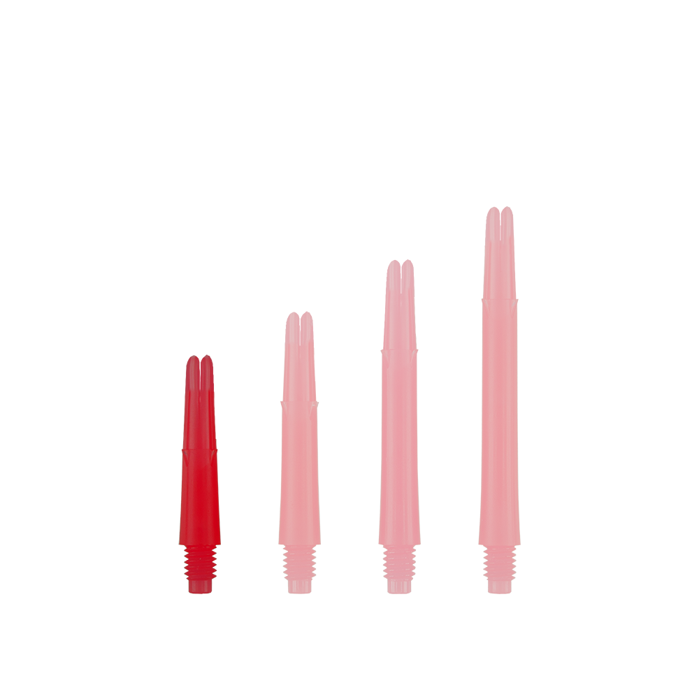 Das Bild zeigt vier rote, gerade Dartschäfte in unterschiedlicher Länge. Sie stehen aufrecht nebeneinander und haben ein Schraubgewinde am unteren Ende.
