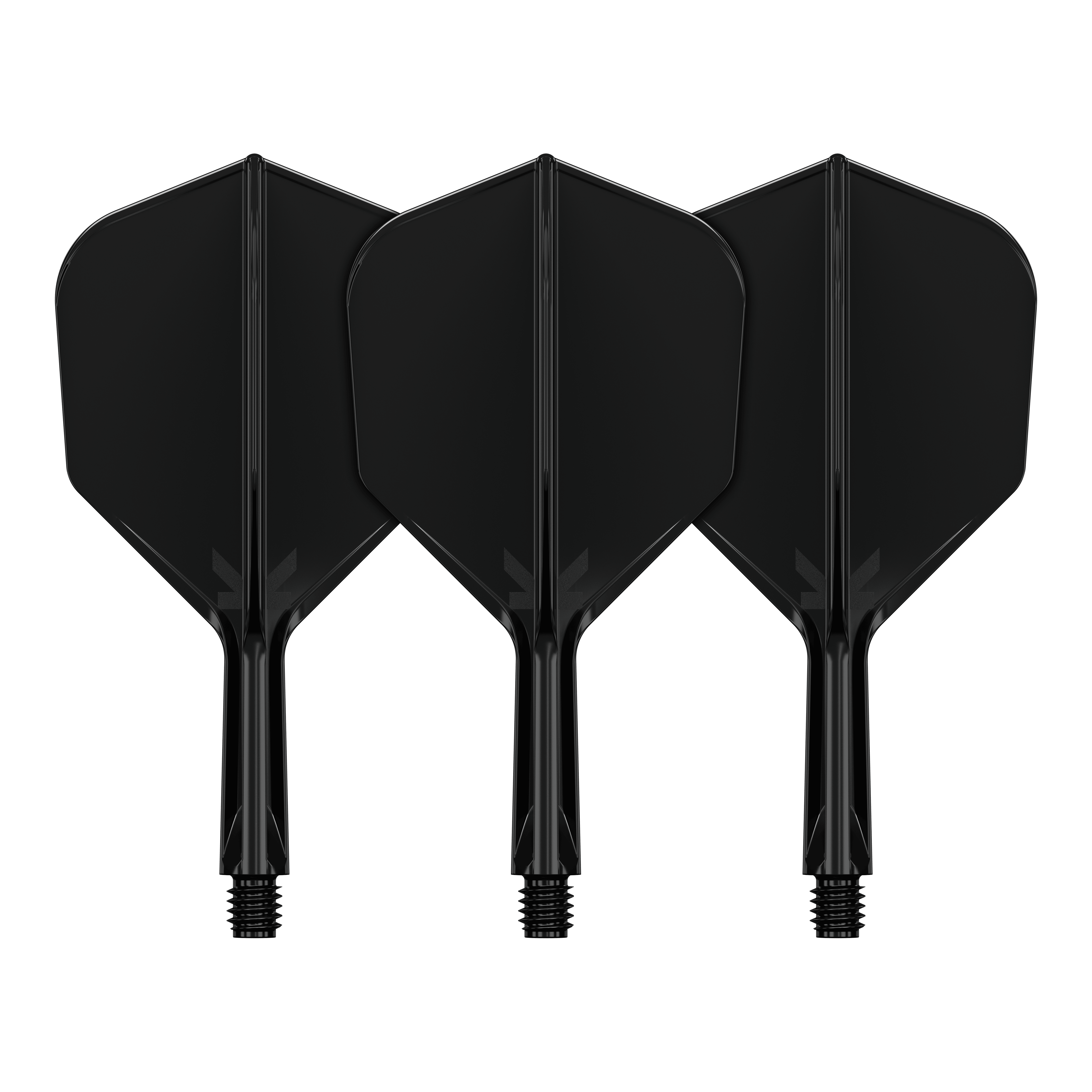 Target K-Flex No6 Flight-System - Schwarz Das Bild zeigt drei schwarze Dart-Flights mit Schaft. Sie sind nebeneinander auf einem schwarzen Hintergrund angeordnet.