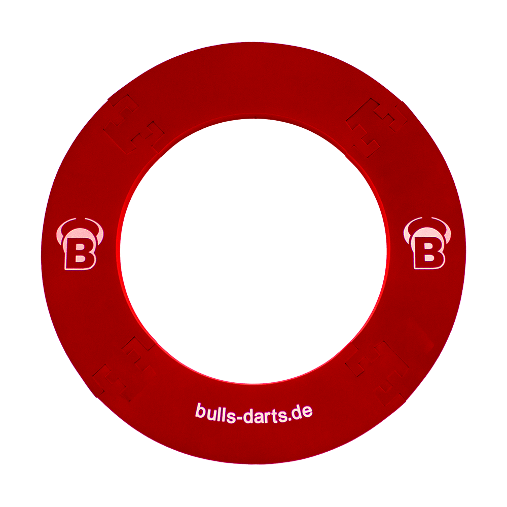 DBS3R_Bulls_Quarterback_Surround_Rot_2 Das Bild zeigt ein rotes Dartboard-Surround mit der Aufschrift "bulls-darts.de". Es trägt das Symbol und den Buchstaben "B" an zwei Stellen.