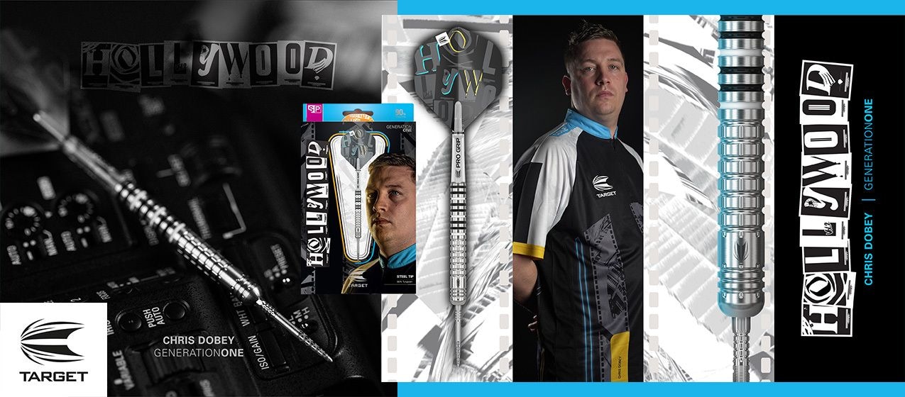 Das Bild zeigt eine Werbegrafik für die Target Chris Dobey Generation One Darts. In der Mitte ist ein Mann in Dartkleidung sowie ein Nahaufnahmebild eines silbernen Dartpfeils zu sehen.
