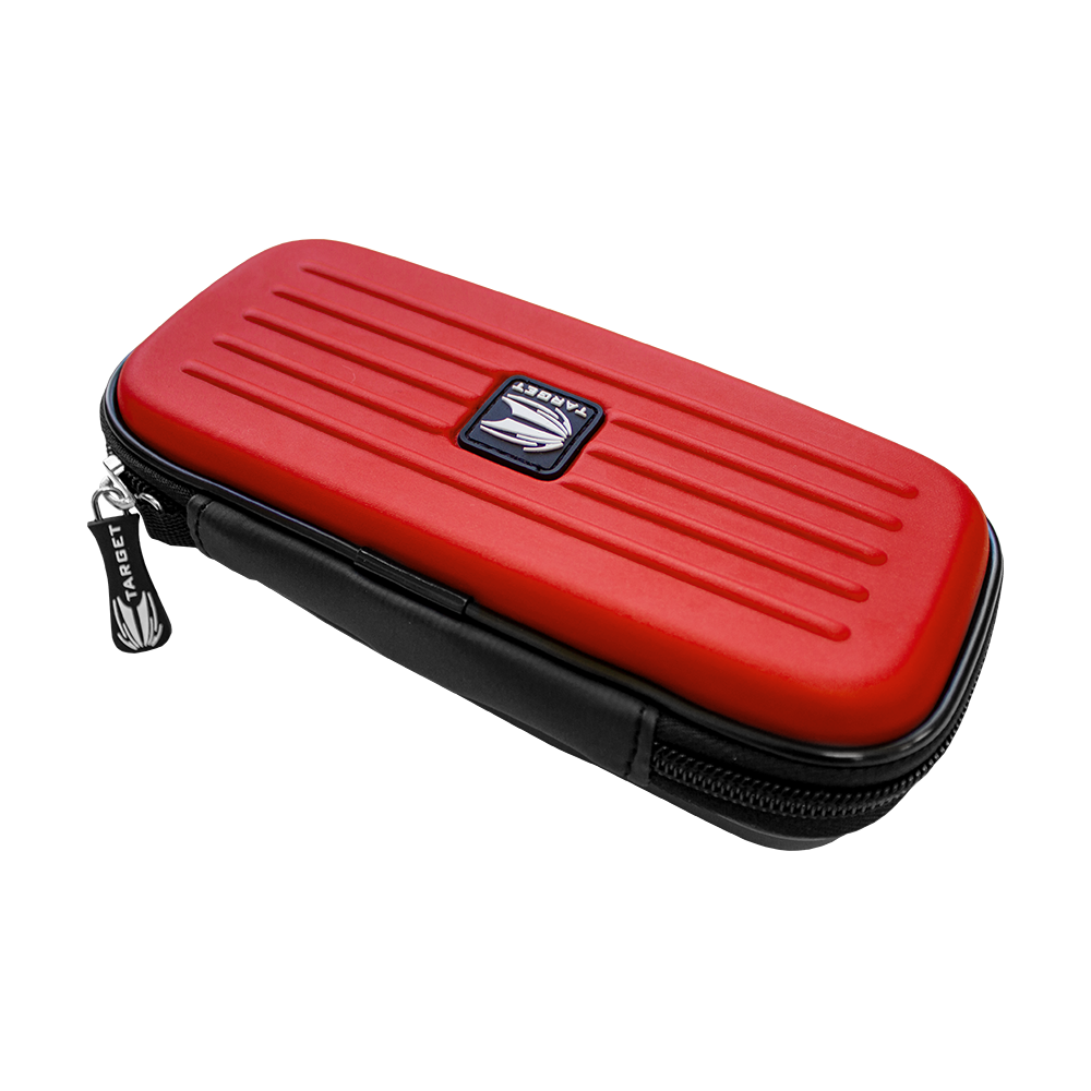 125821_Target_Takoma_Dartwallet_Rot_2 Das Bild zeigt das Produkt "Target Takoma Dartwallet", ein Etui für Dartzubehör. Es hat eine rote, harte Außenschale mit einem Reißverschluss und dem Target-Logo auf der Oberseite.