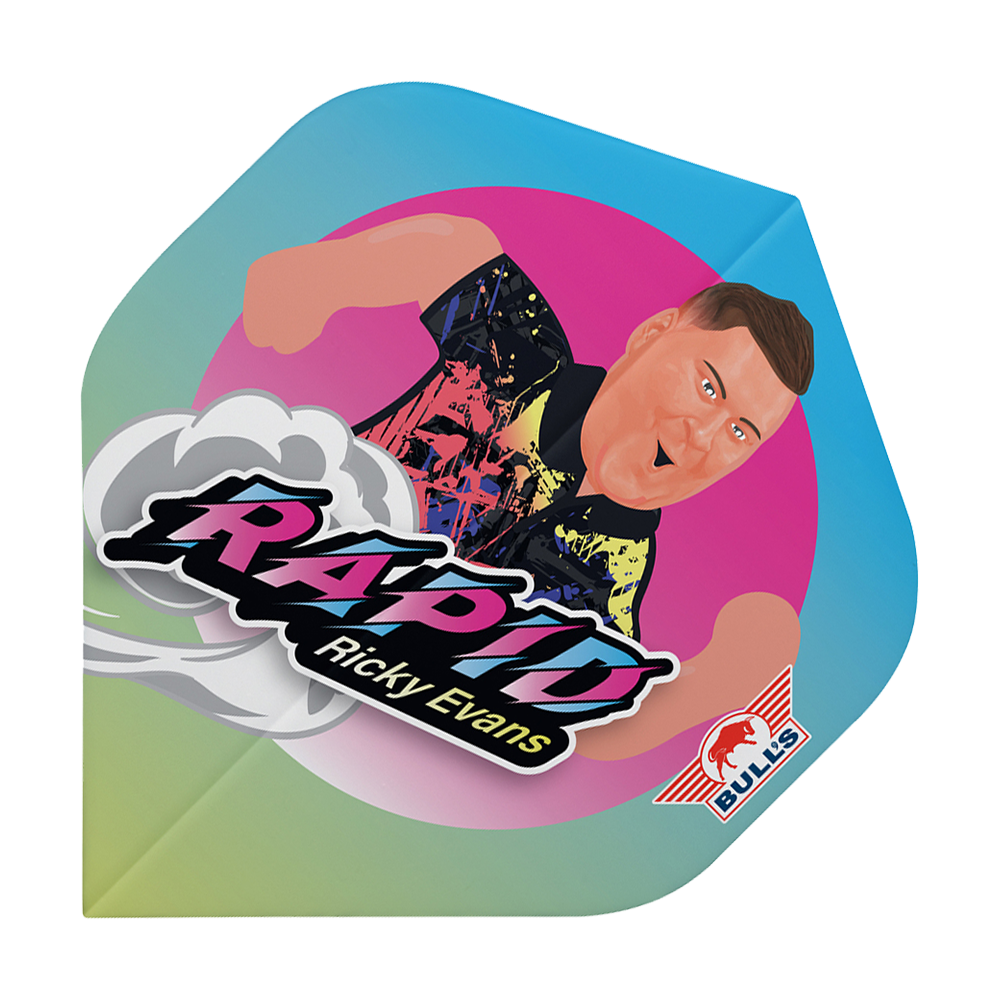 Das Bild zeigt ein Dartflight mit einer bunten Karikatur von Ricky Evans. Auf dem Flight steht „Rapid Ricky Evans“ und unten rechts befindet sich das Bulls-Logo.