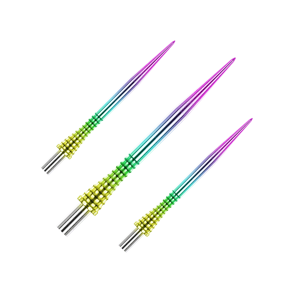 Das Bild zeigt drei bunte Steeldartspitzen mit einem Regenbogen-Farbverlauf. Die Spitzen haben einen strukturierten, gelb-grünen Griffbereich und gehören zum Produkt "Red Dragon Raptor Gripped Rainbow Steeldartspitzen 38mm".